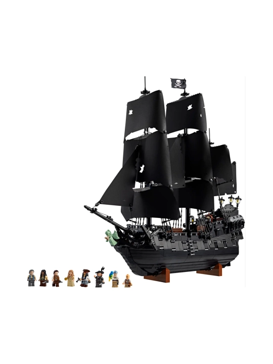 Конструктор LEGO Icons 10365 «Пиратский корабль капитана Джека Воробья»