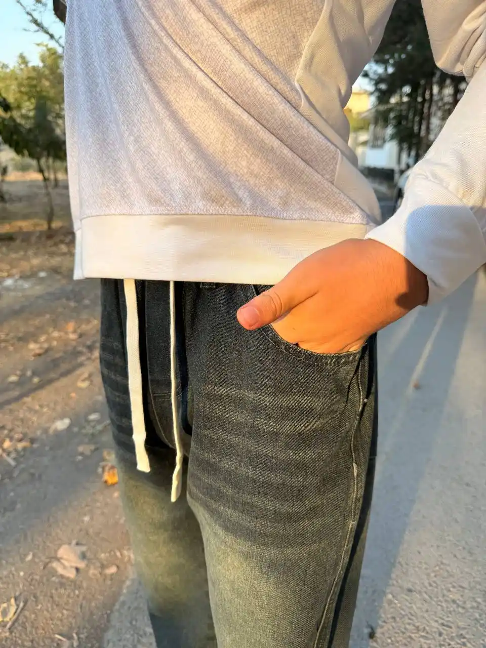 Elastik belbog‘li erkin bichimli erkaklar jinsi shimlari (Loose Fit), qulay, kundalik jinsi shimlar