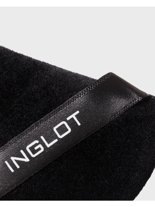 INGLOT sochiluvchan upa va beyking uchun applikator Triangular Makeup Applicator