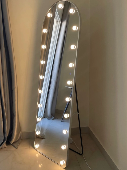 Grim oynasi uchun 16 ta LED lampa, 3 xil rang, USB quvvat manbai, yorqinligi sozlanishi mumkin - 