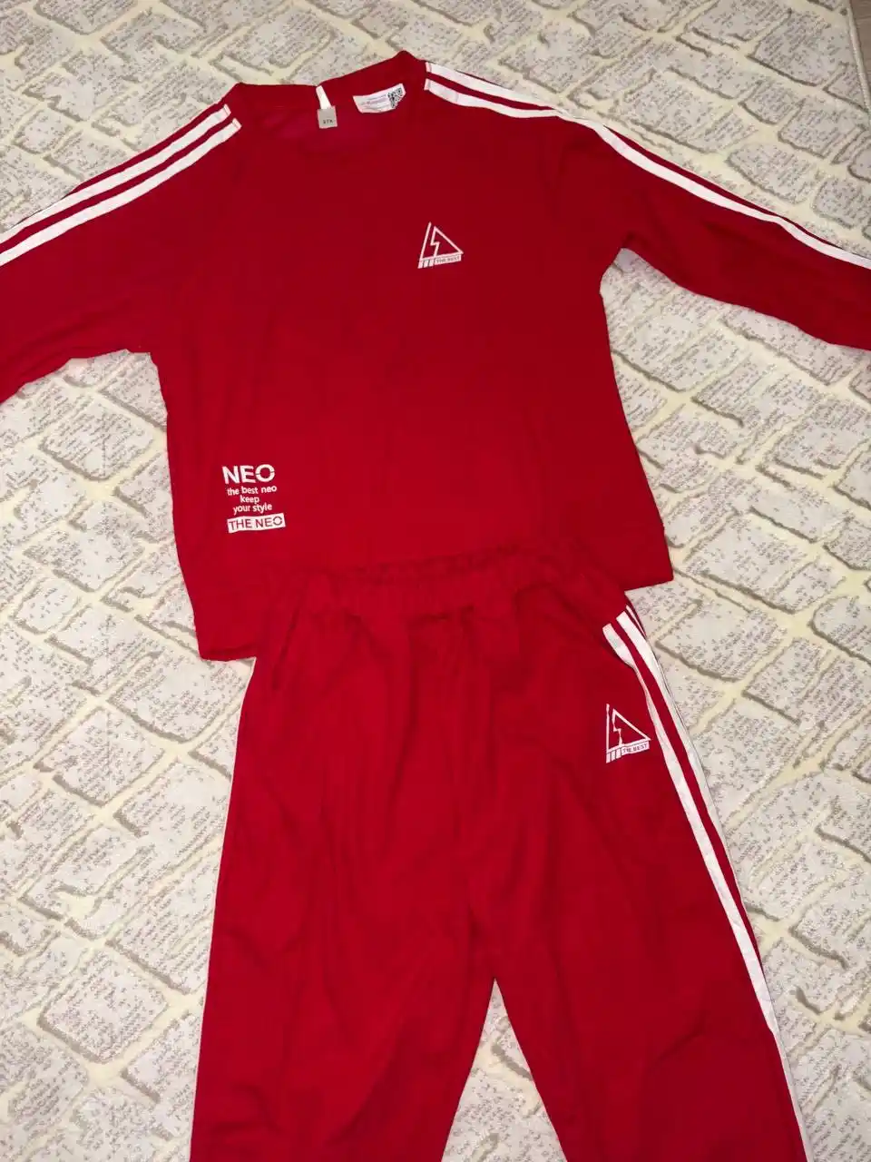Ayollar uchun sport kostyum