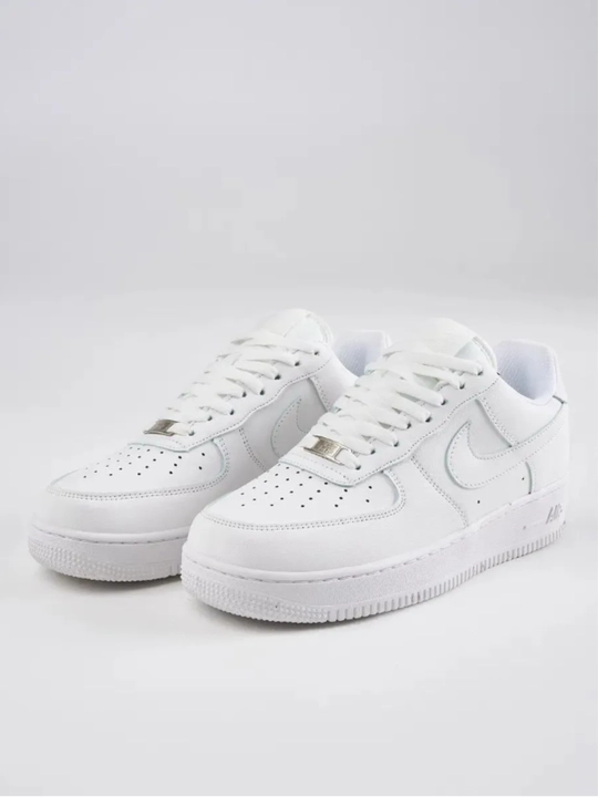 Erkaklar, ayollar va o‘smirlar uchun sport krossovkalari Nike Air Force 1, o'lchami 36-44