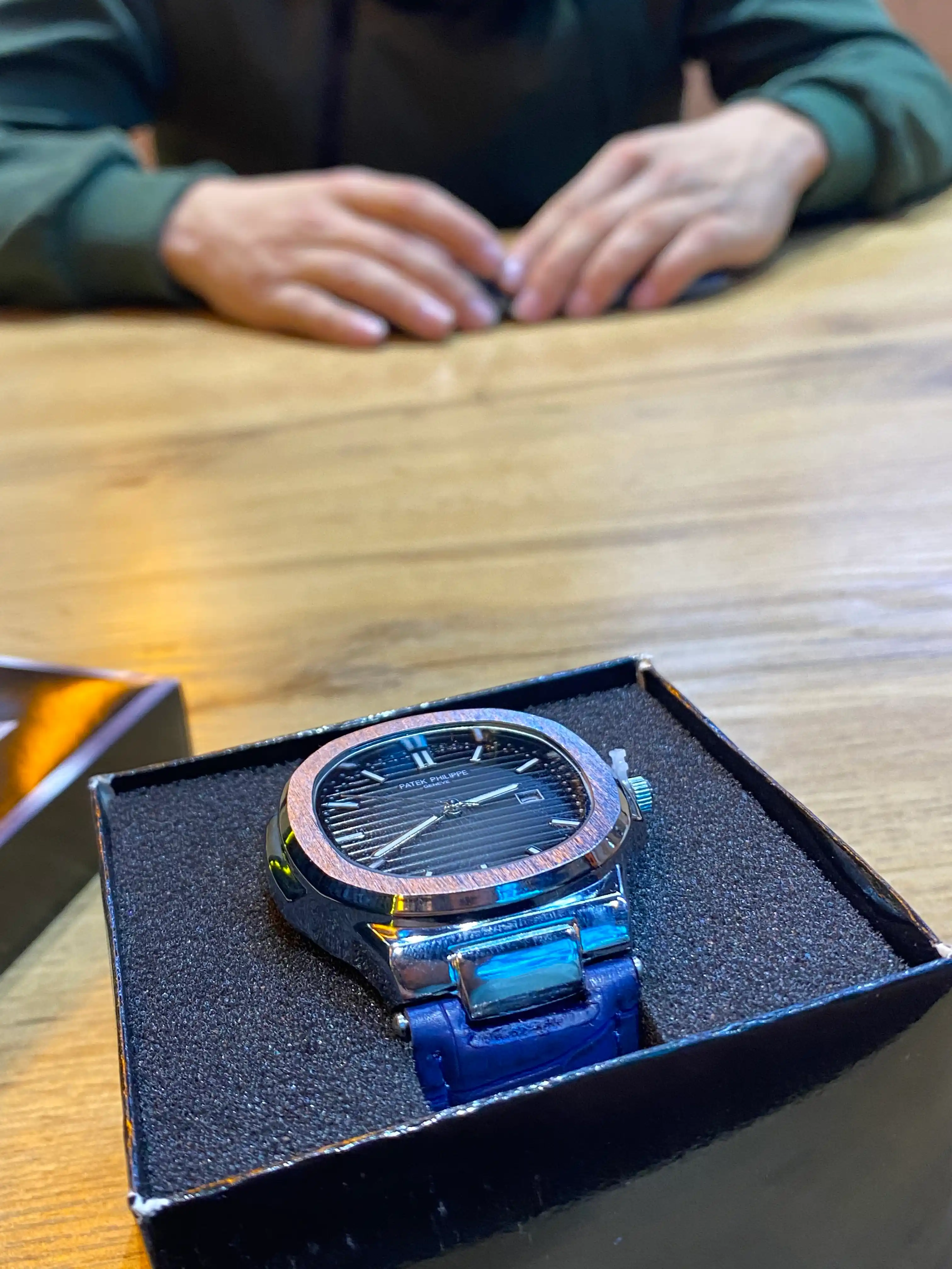 Erkaklar qo'l soati Patek Philippe, sovg'a qutisi bilan