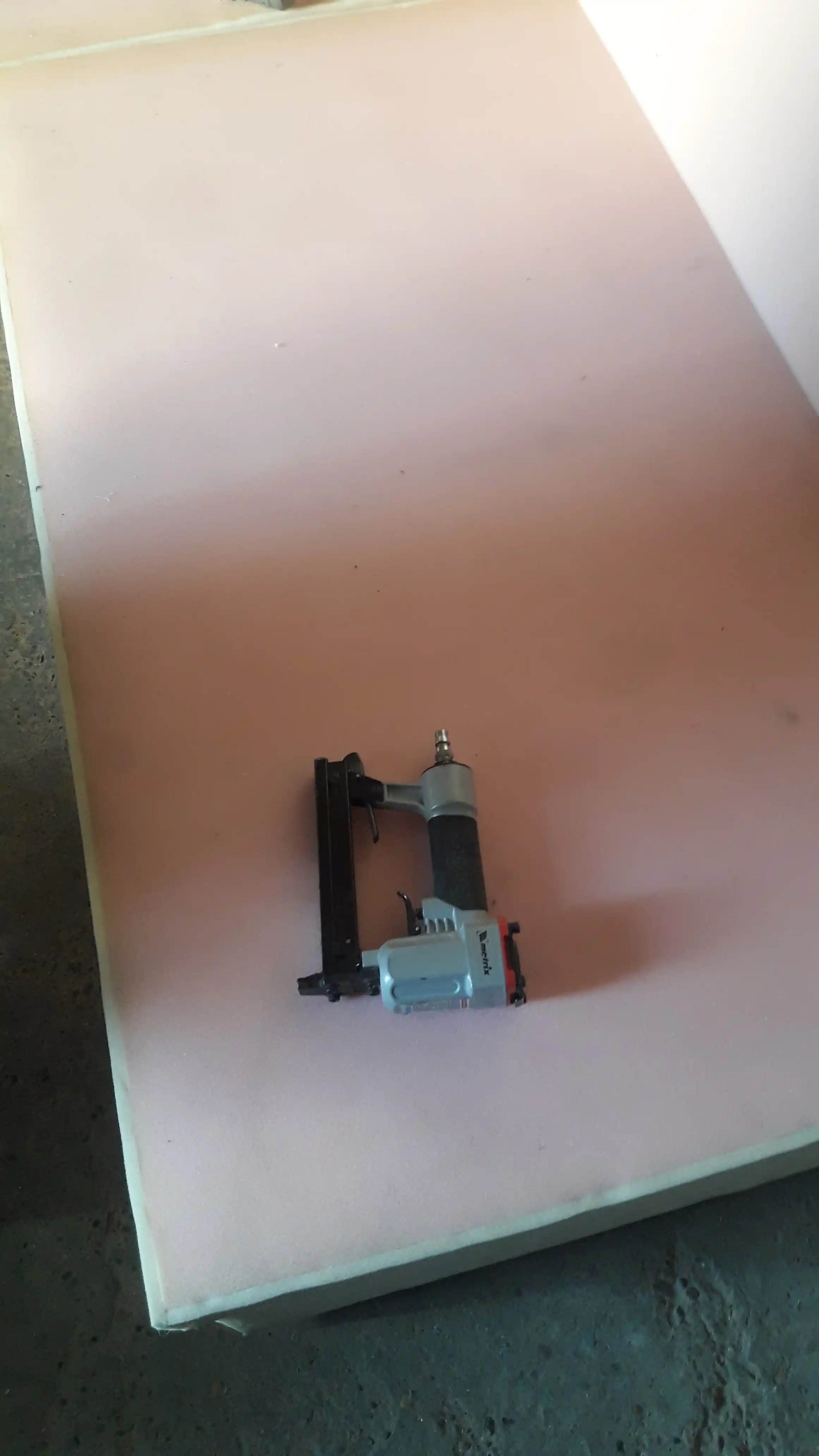 Pnevmatik MATRIX mebel stepleri, to‘g‘ri burchakli skobalar uchun 10 - 22 mm, 57420