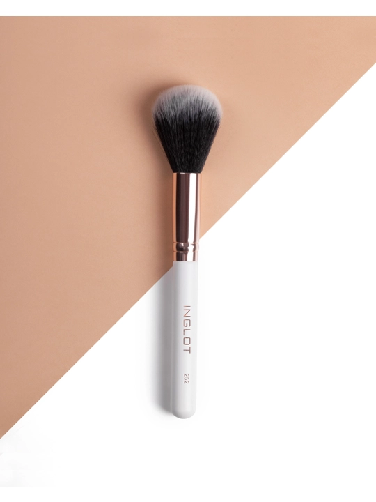 Кисть INGLOT для нанесения пудры, сухих текстур, синтетический ворс MAKEUP BRUSH 202