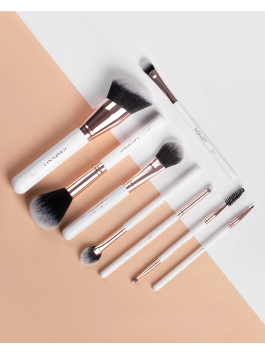 Кисть INGLOT для нанесения пудры, сухих текстур, синтетический ворс MAKEUP BRUSH 202