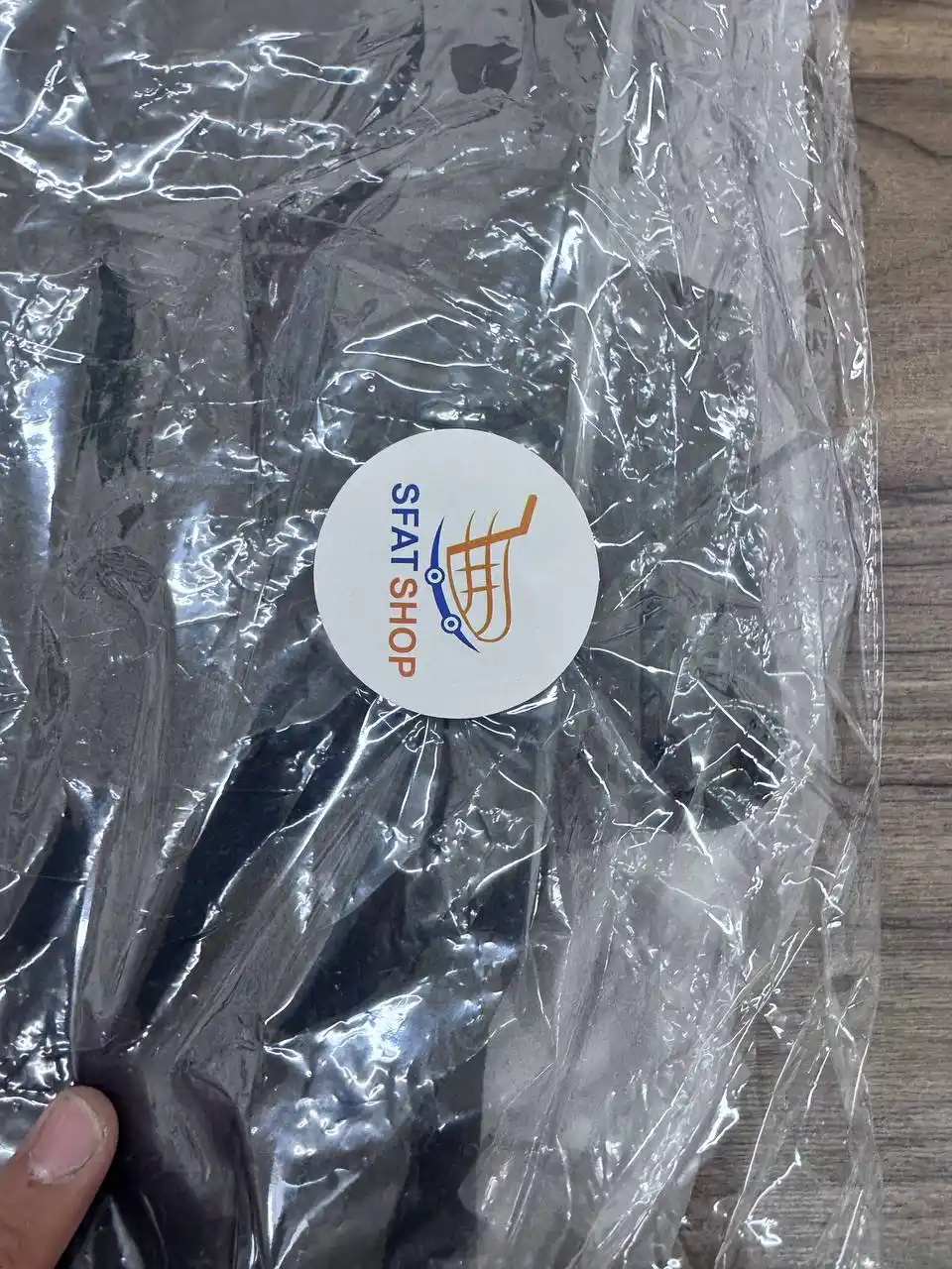Erkaklar uchun demisezonnıy bomber — yengil, issiq, kapyushonli, yomg‘irdan himoya