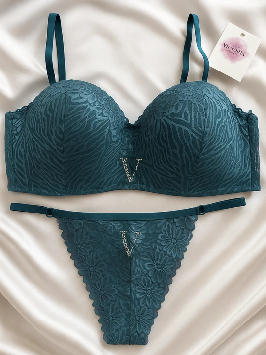 Victoria’s Secret ayollar ichki kiyimlari to‘plami
