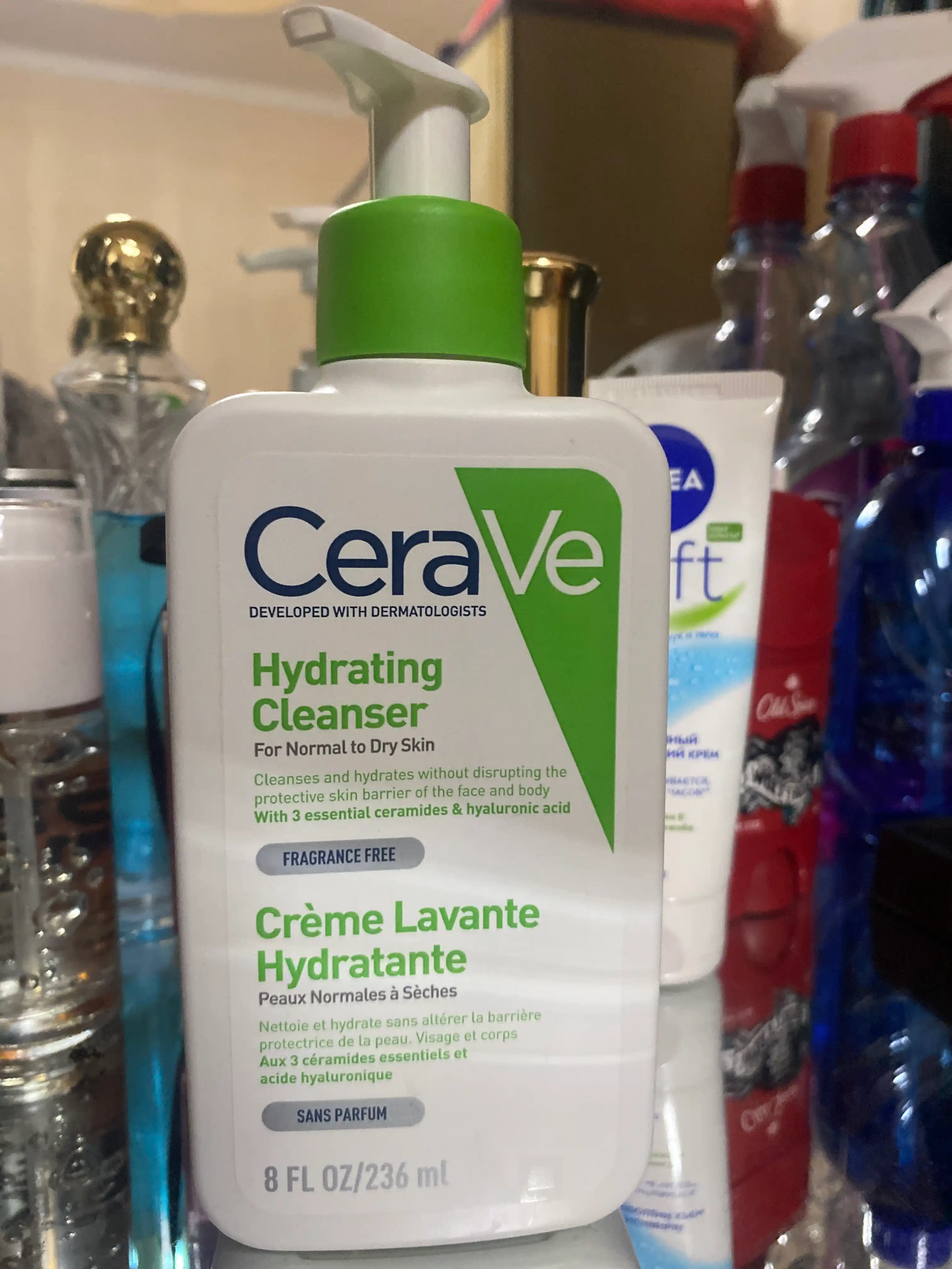 CeraVe Normal va quruq yuz va badan terisi uchun namlantiruvchi tozalovchi krem-gel, 236 g