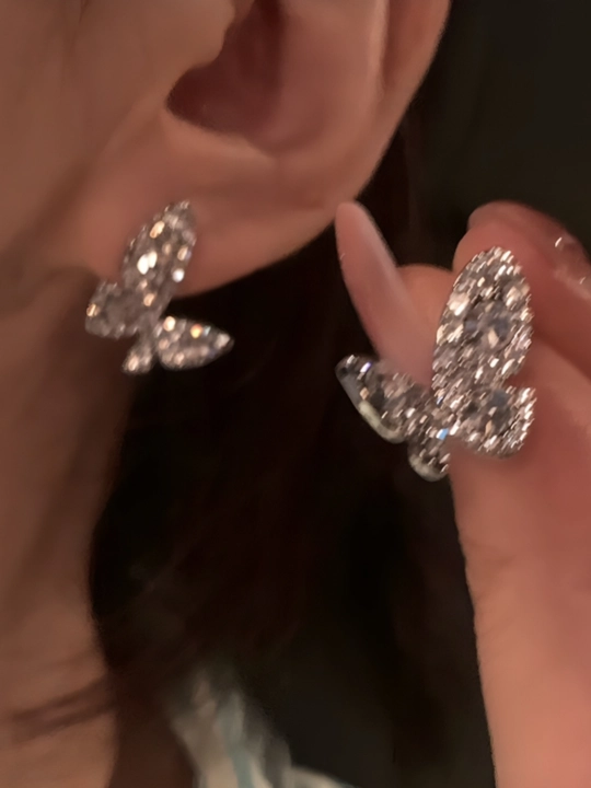 Серьги для девушек и женщин