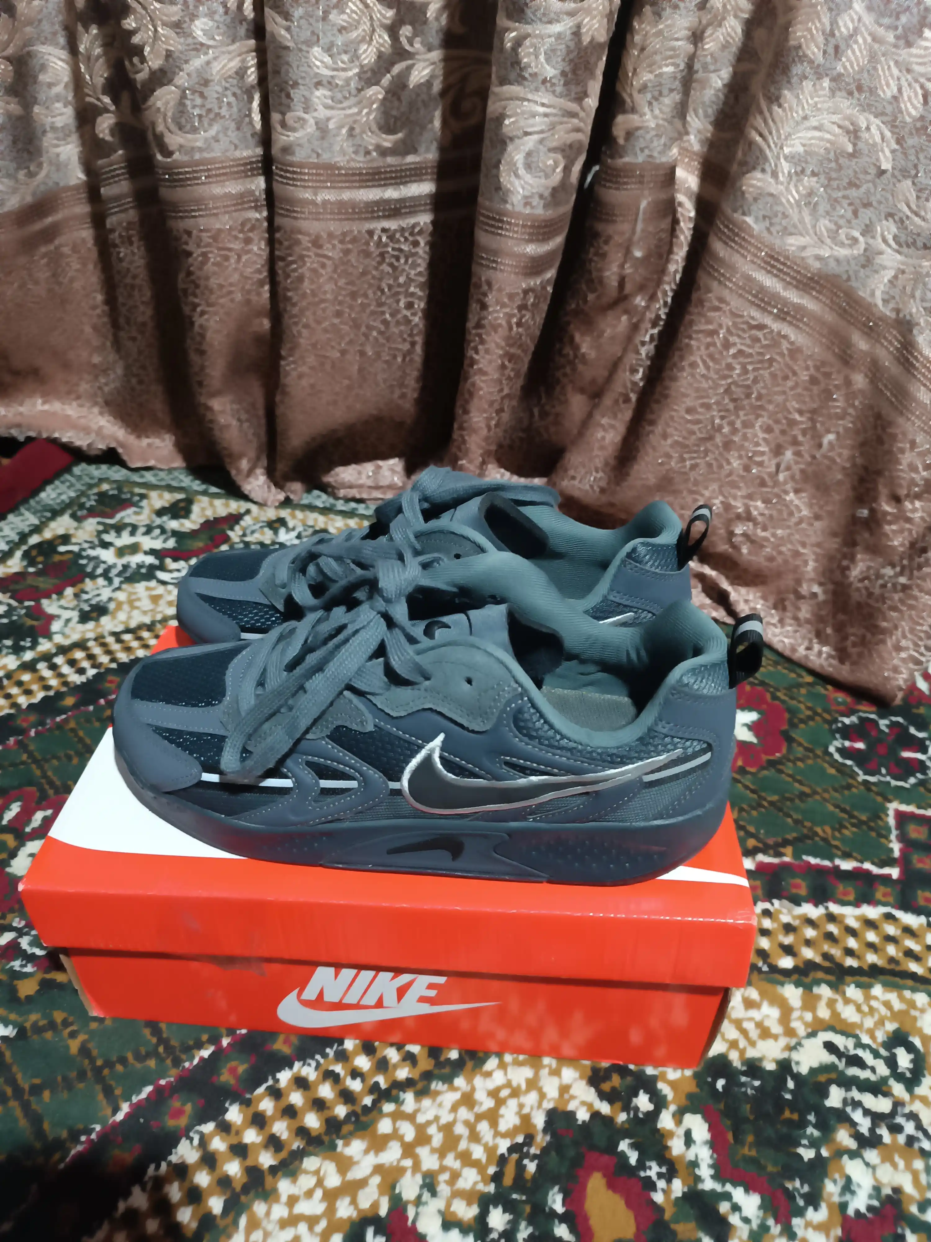 Erkaklar, ayollar, o‘smirlar krossovkalari Nike JAM, zal uchun, sport uchun, 41–45
