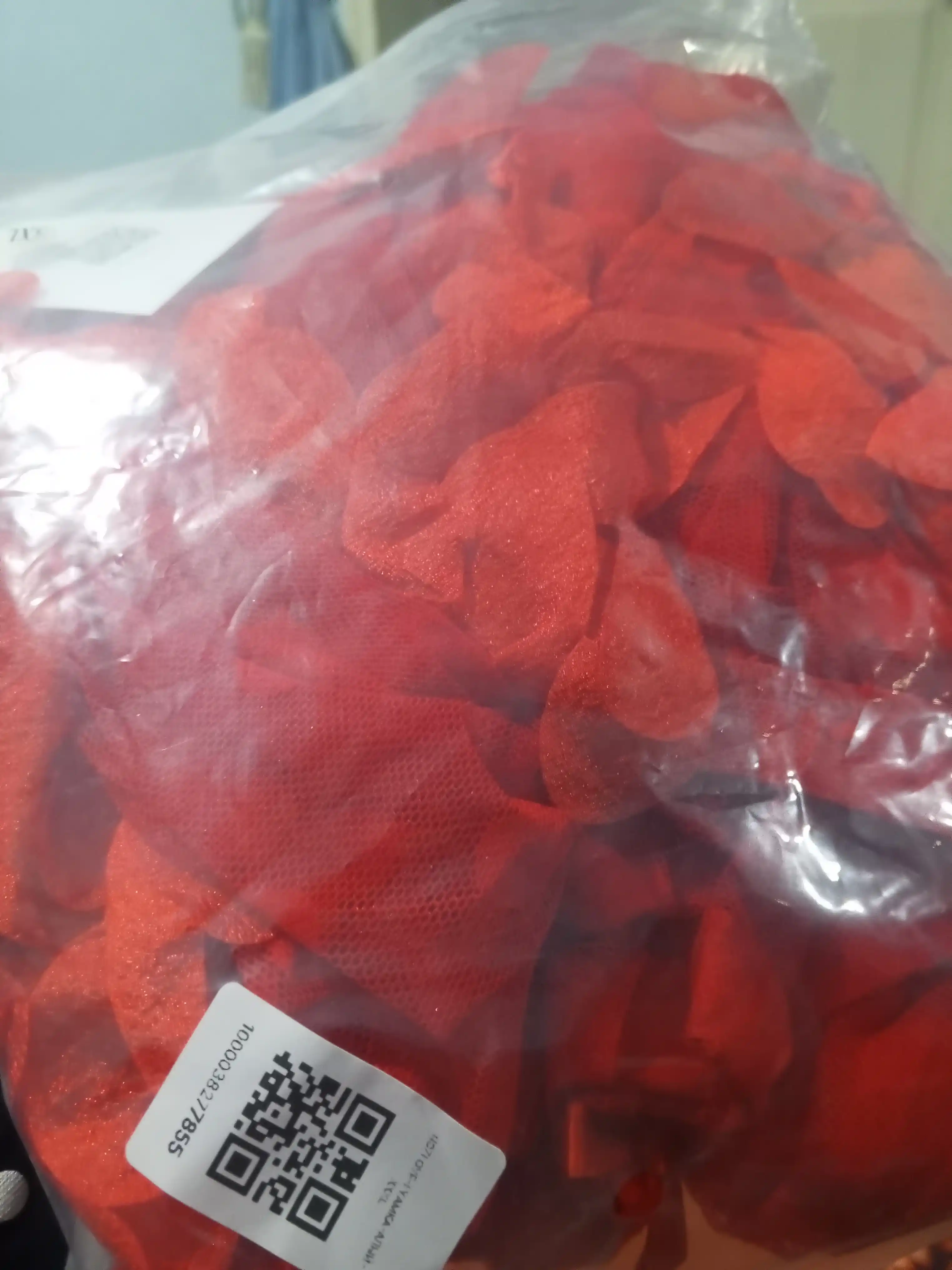 Ayollar uchun to‘rli tungi ko‘ylak, penyuar va uy kiyimi, uyqu uchun pijama