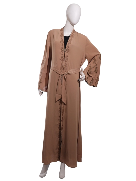 Ayollar uchun uzun elegant ko‘ylak va abaya to‘plami — zamonaviy, nafis va qulay libos