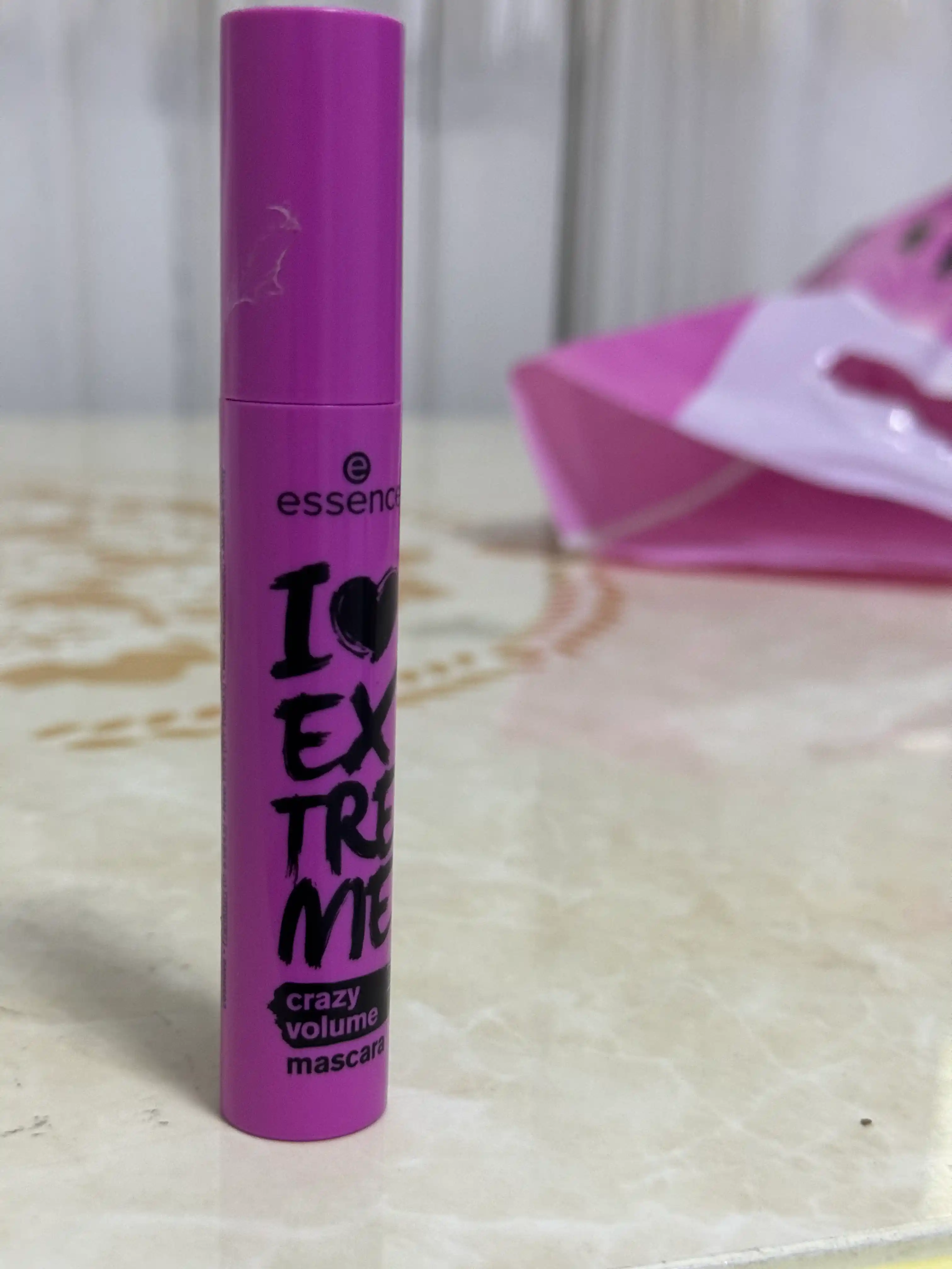 Тушь для макияжа и придания объема ESSENCE