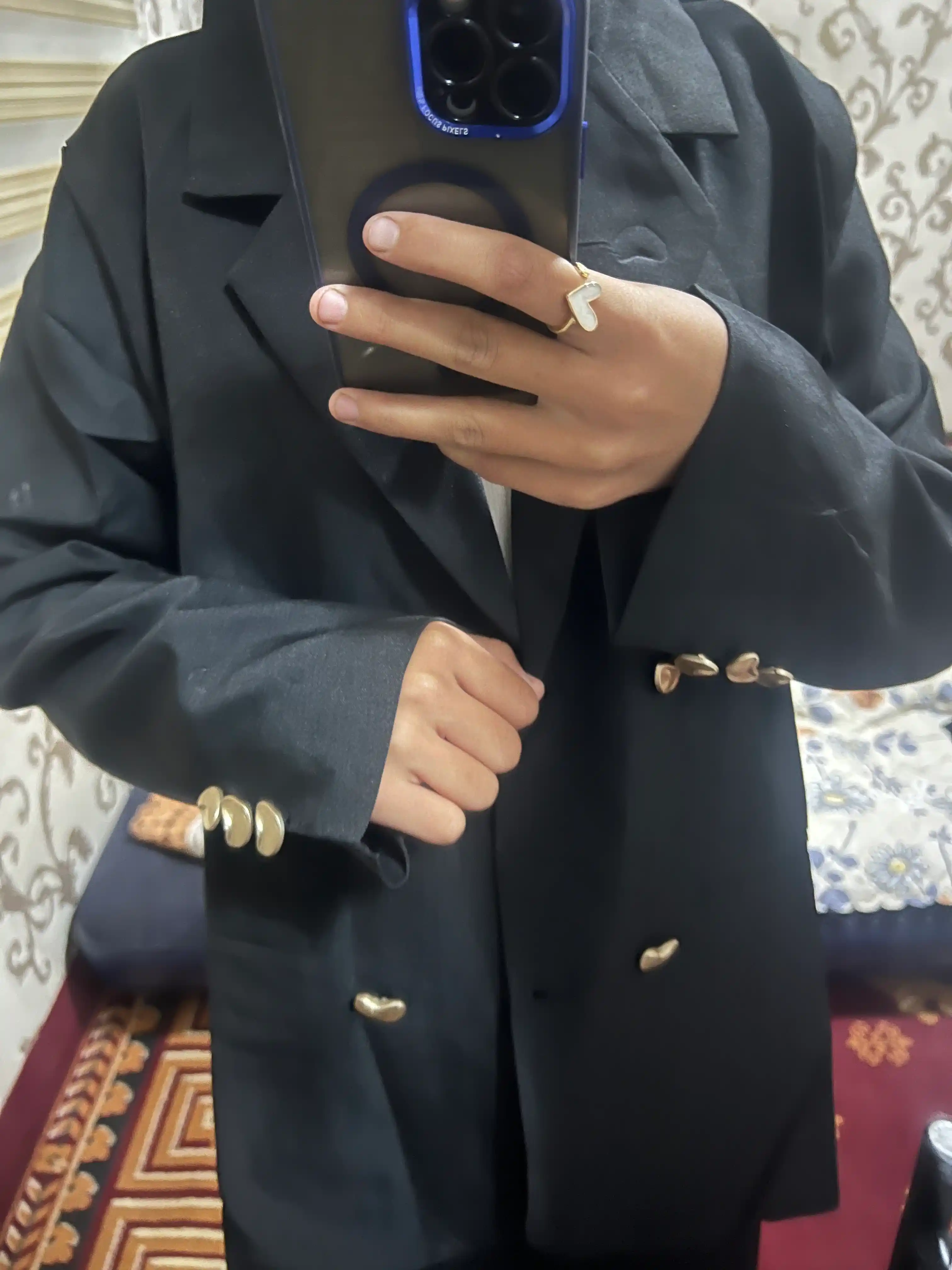 Ayollar pidjagi, katta o'lchamli, cho'zilgan, tekis, klassik