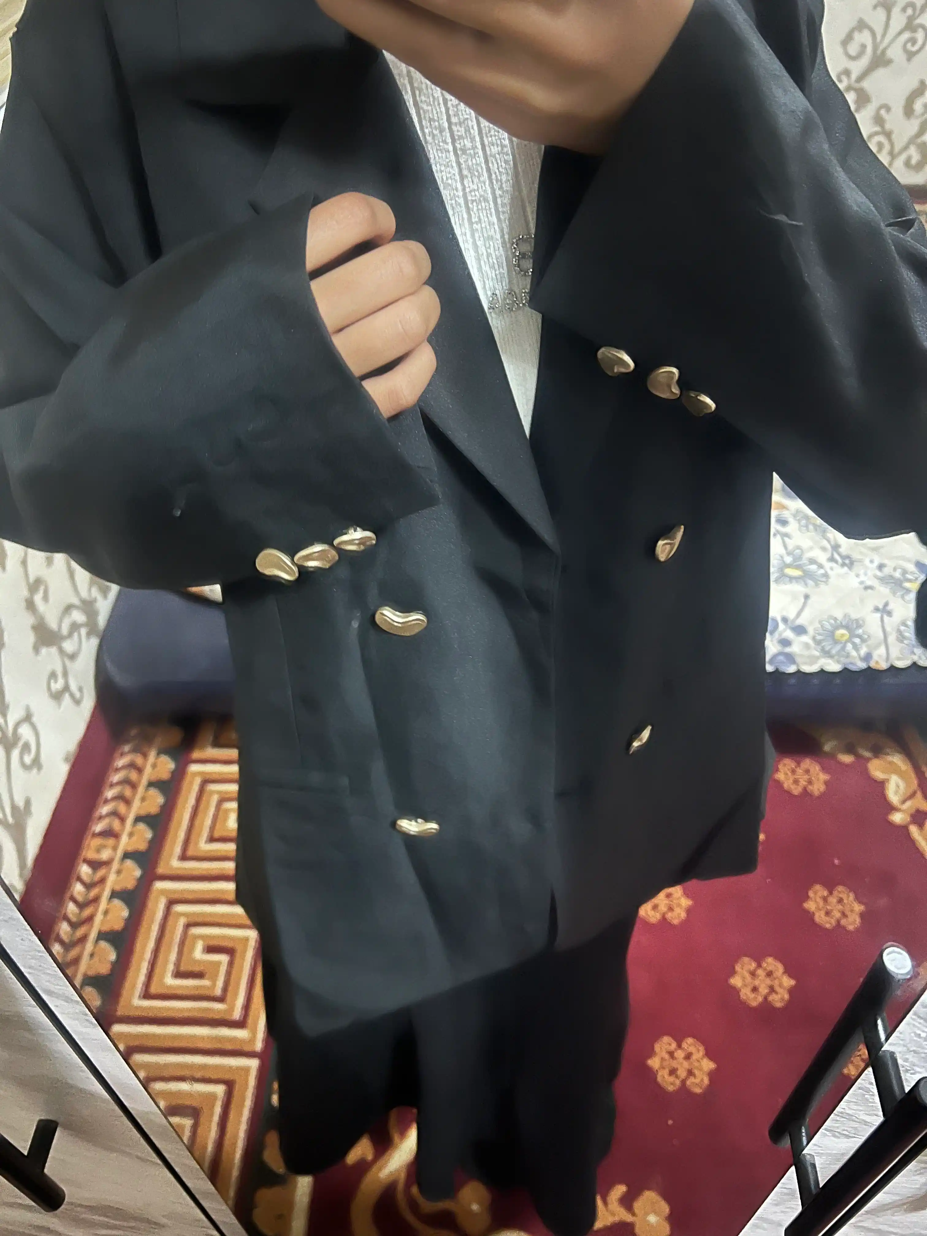 Ayollar pidjagi, katta o'lchamli, cho'zilgan, tekis, klassik