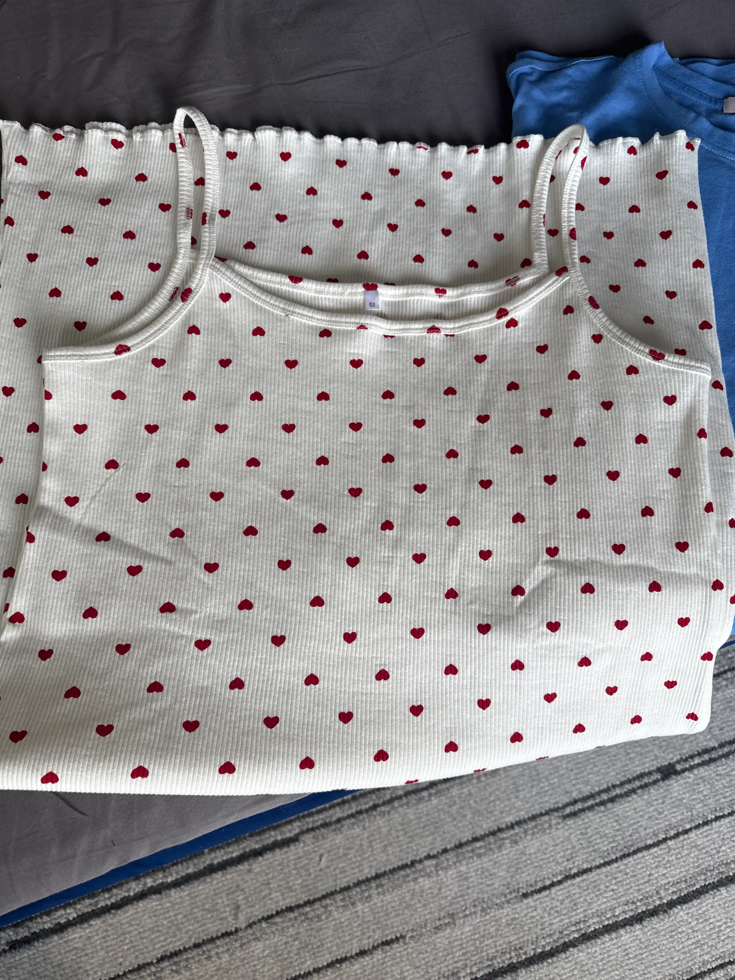 Ayollar tungi ko‘ylagi, 100% paxta, romantik yurakchali print, erkin bichim