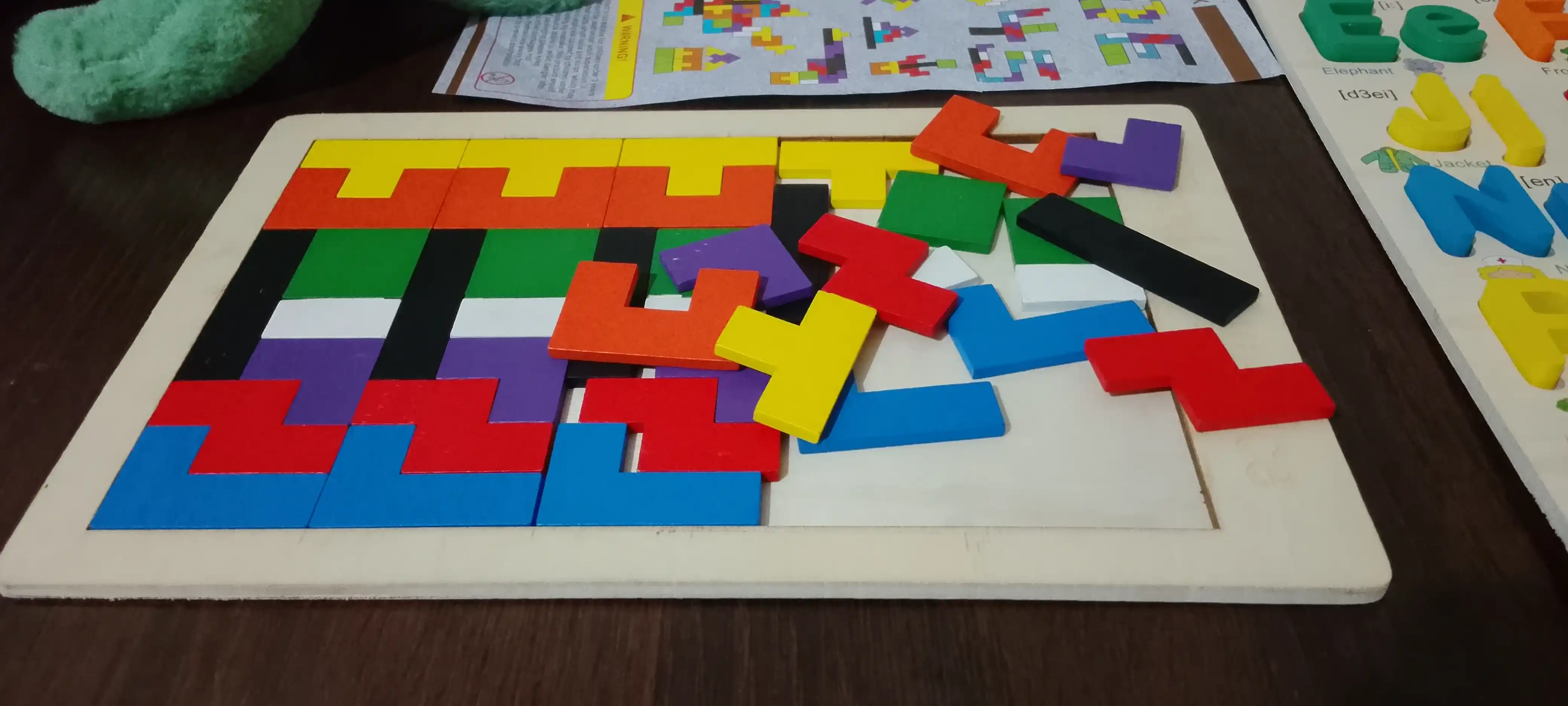 Ta'limiy yog'och jumboq o'yini Tangram, magnitli, tangram vazifalar bilan, tetris