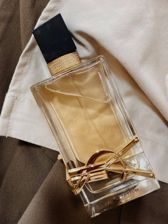 Flaunt Eau De Parfum  Изысканный аромат для женщин