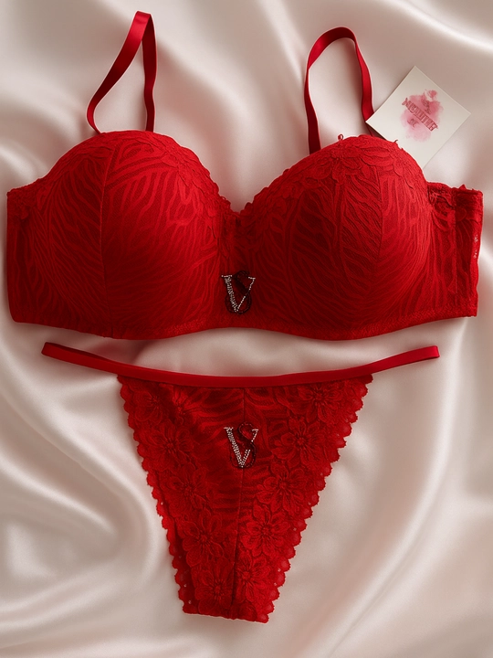 Victoria’s Secret ayollar ichki kiyimlari to‘plami