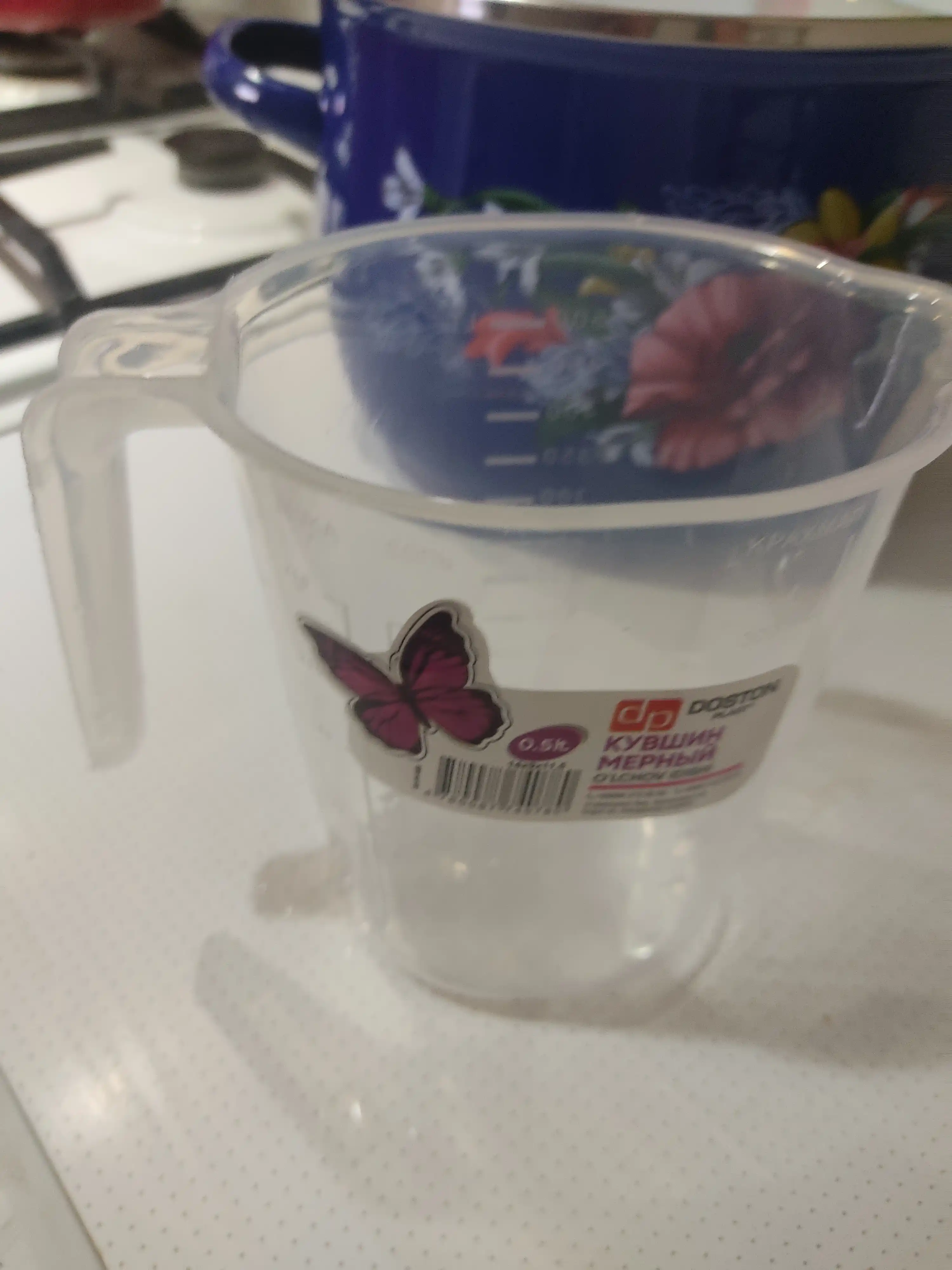 Plastik o‘lchov idishi, stakan, krujka