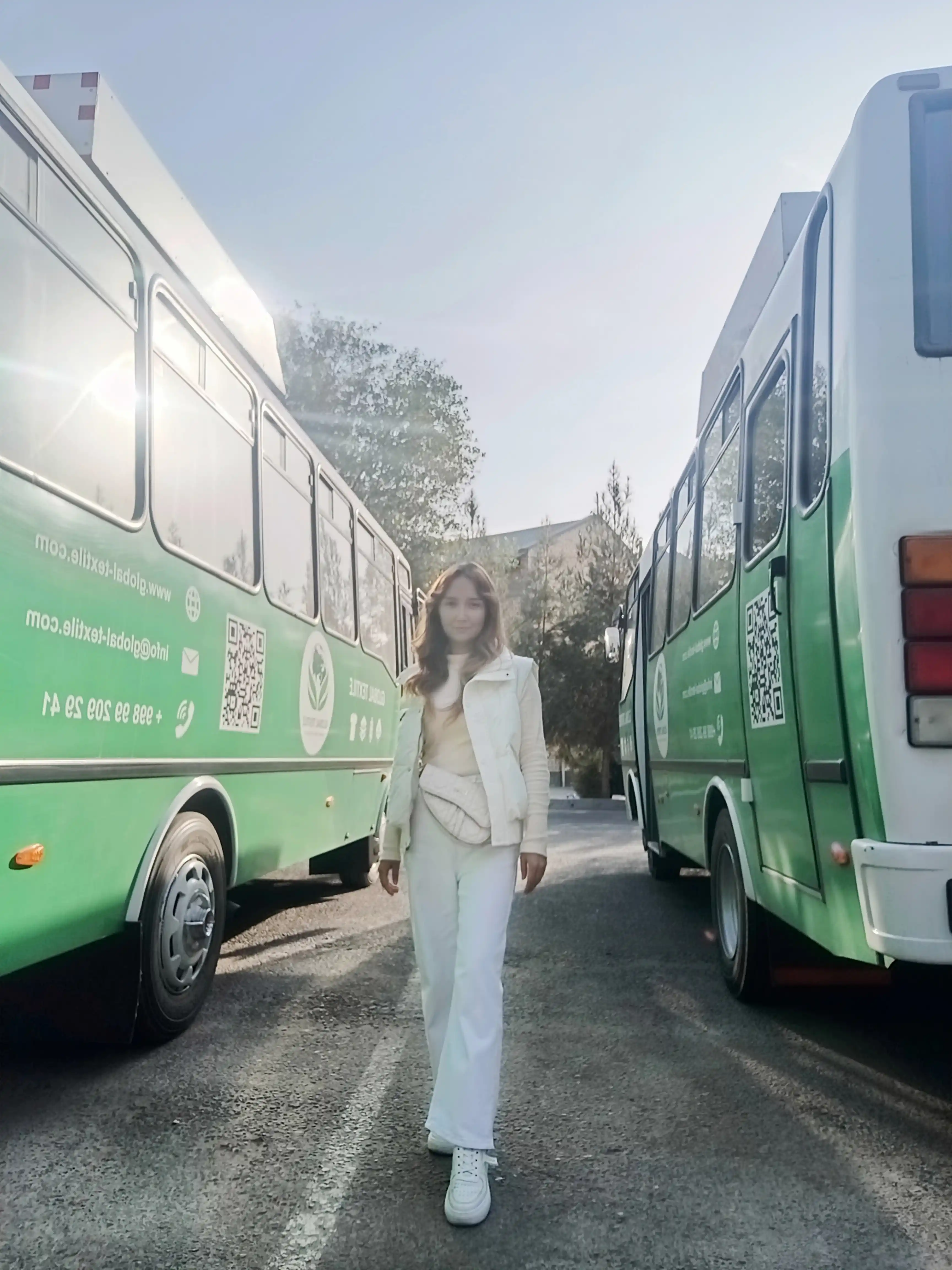 Ayollar uchun yomg‘irbardosh matodan tikilgan yelek, universal o‘lcham L-XL