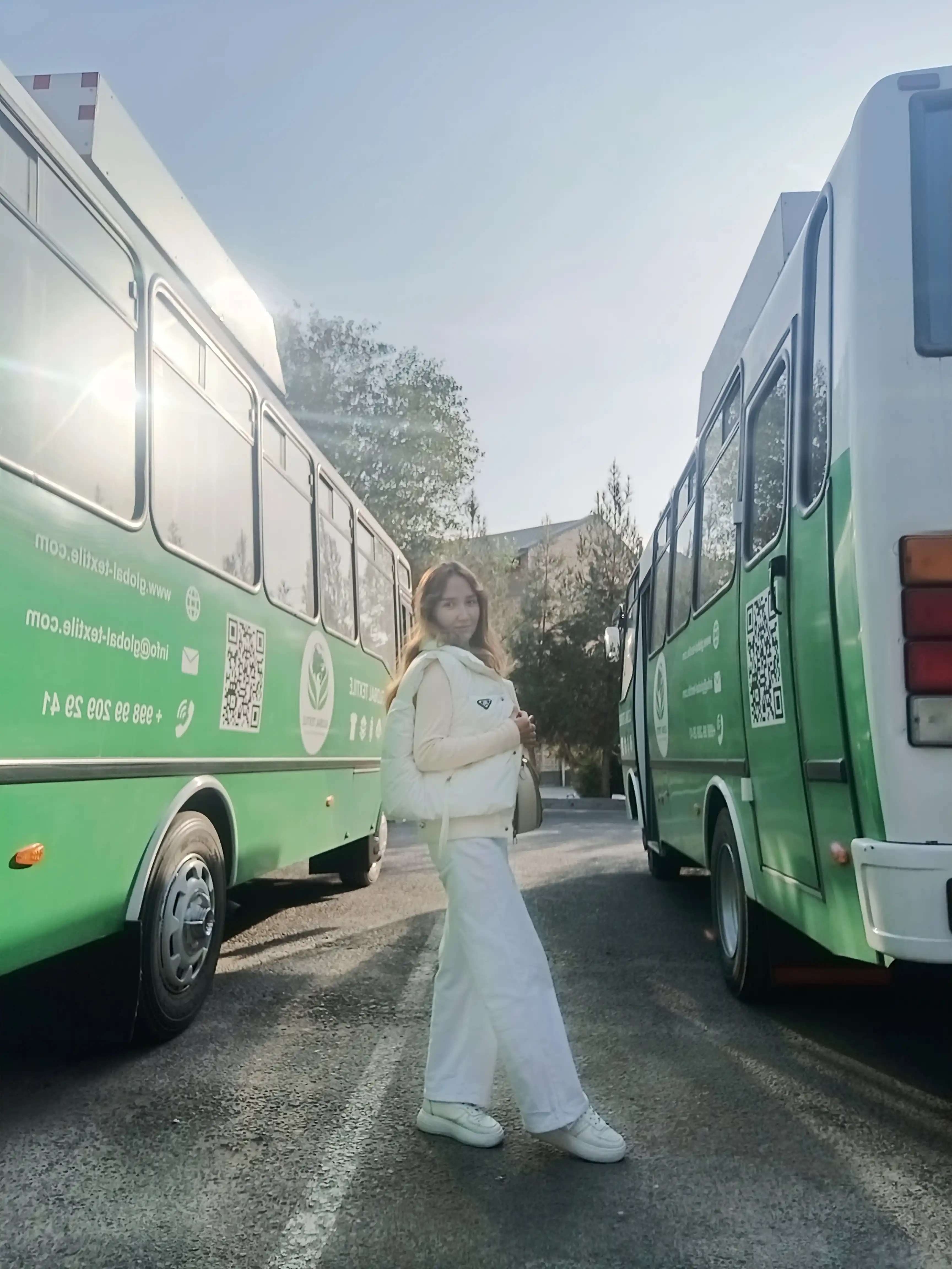 Ayollar uchun yomg‘irbardosh matodan tikilgan yelek, universal o‘lcham L-XL