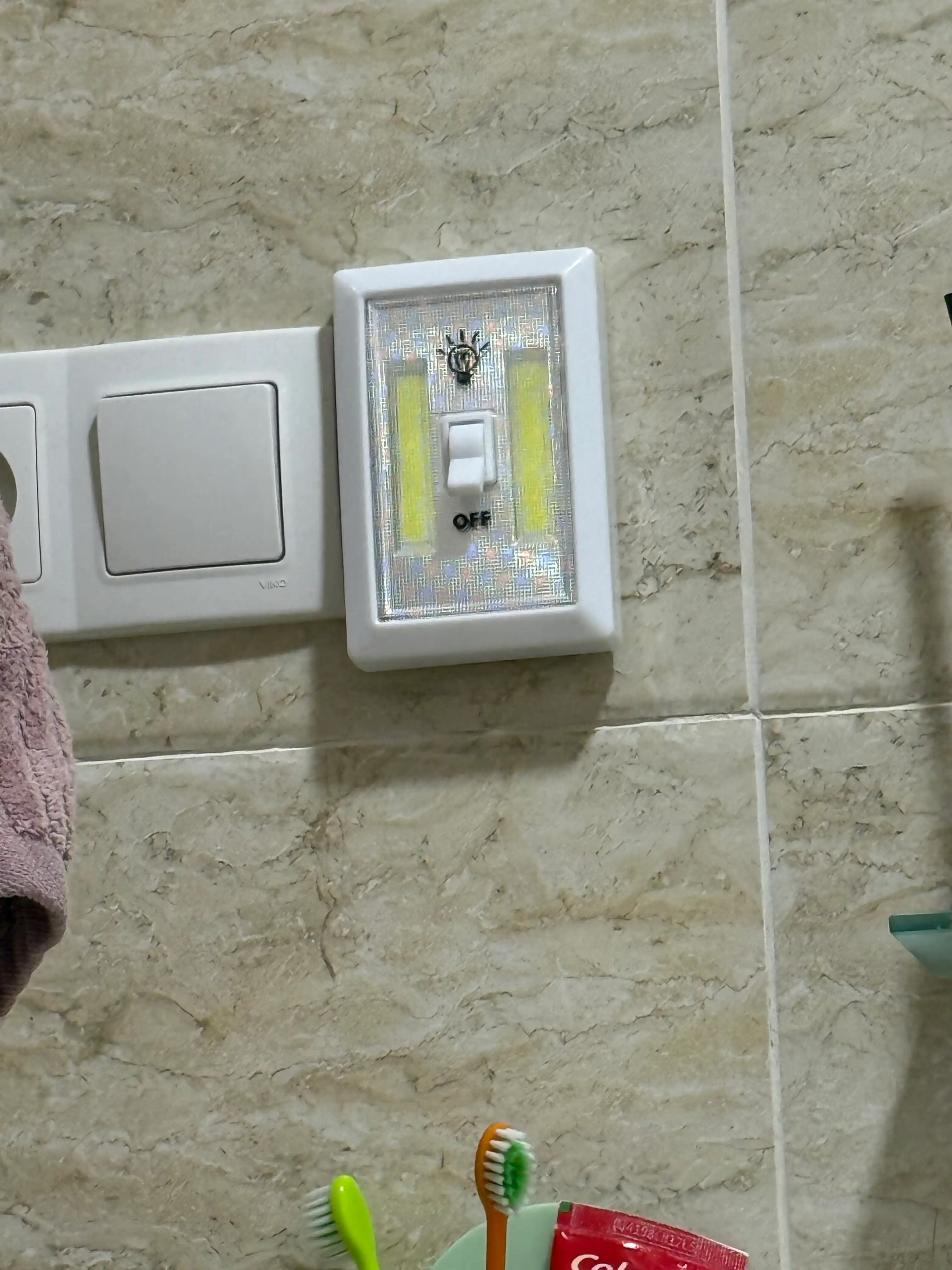 Simsiz COB LED kalit chiroq, batareykali devor va shkaf yoritgichi
