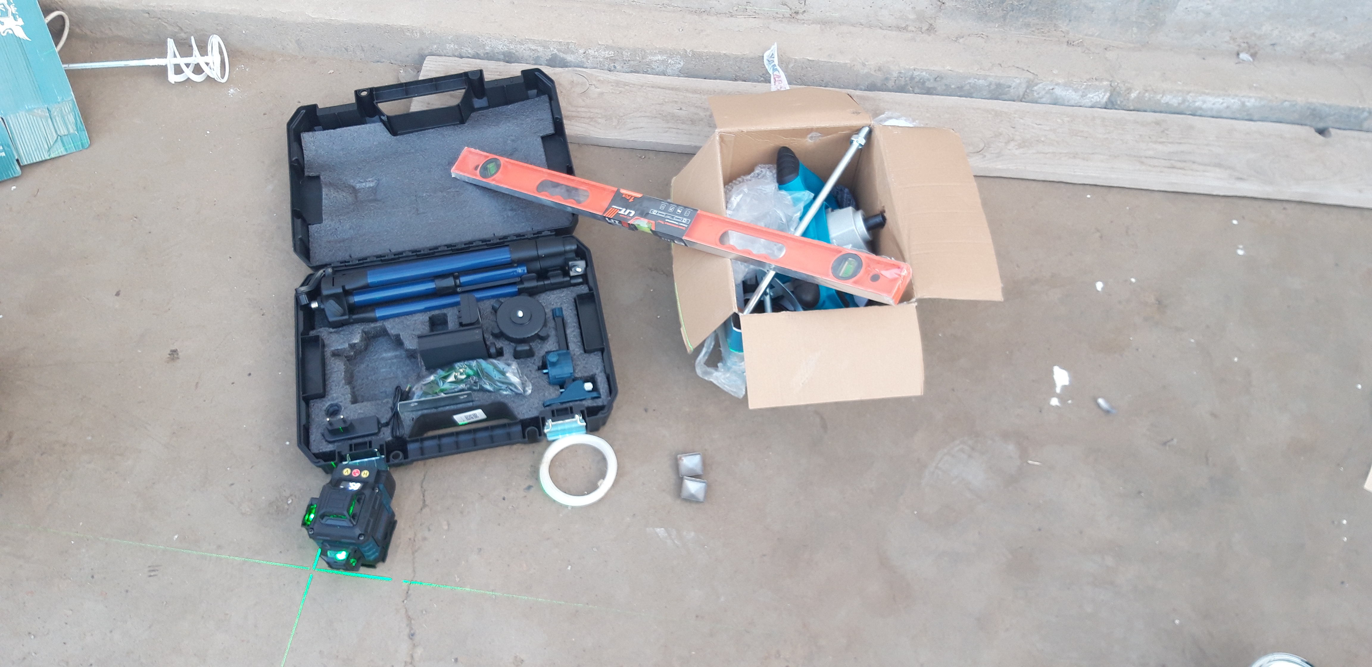 Qurilish mikseri elektr drell-mikser 2500Vt quvvatli M14 patron va venchik bilan