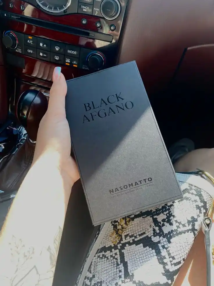 Atir Black afgano