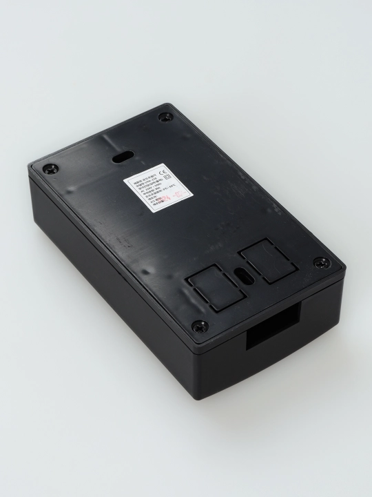 Elektron termoregulyator Uriel UTH-210 — issiq pol va isitish tizimlari uchun (4 kVt)