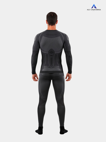 Yalangoch mashhurlar uniforma suratlarida Yalangoch mashhurlar uniforma suratlarida