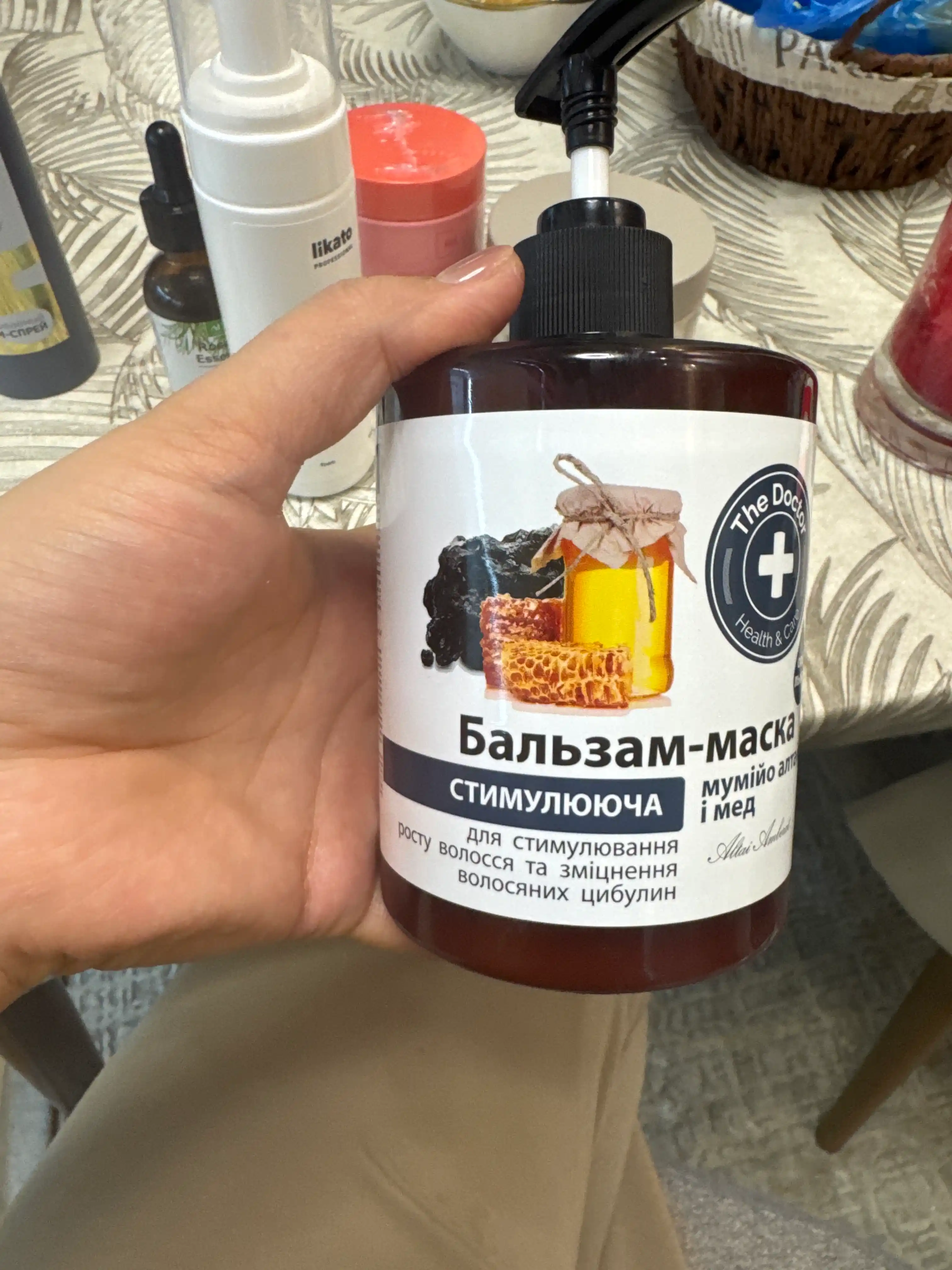Бальзам-маска для волос, стимулирующая, мумиё алтайское и мёд, домашний доктор, 500 мл