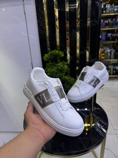 Белый