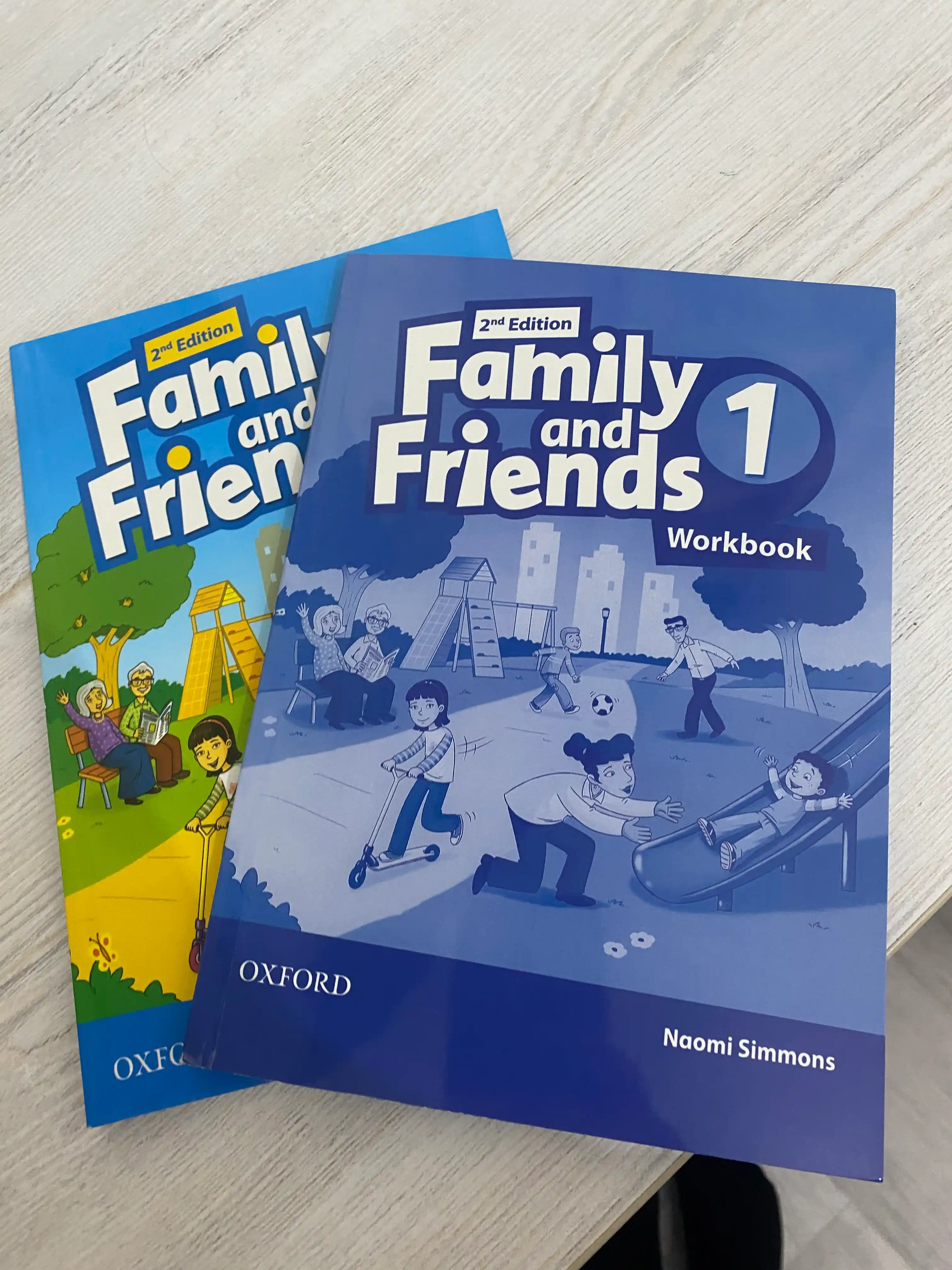 Family and Friends 1, 2nd edition, Student's book + Workbook