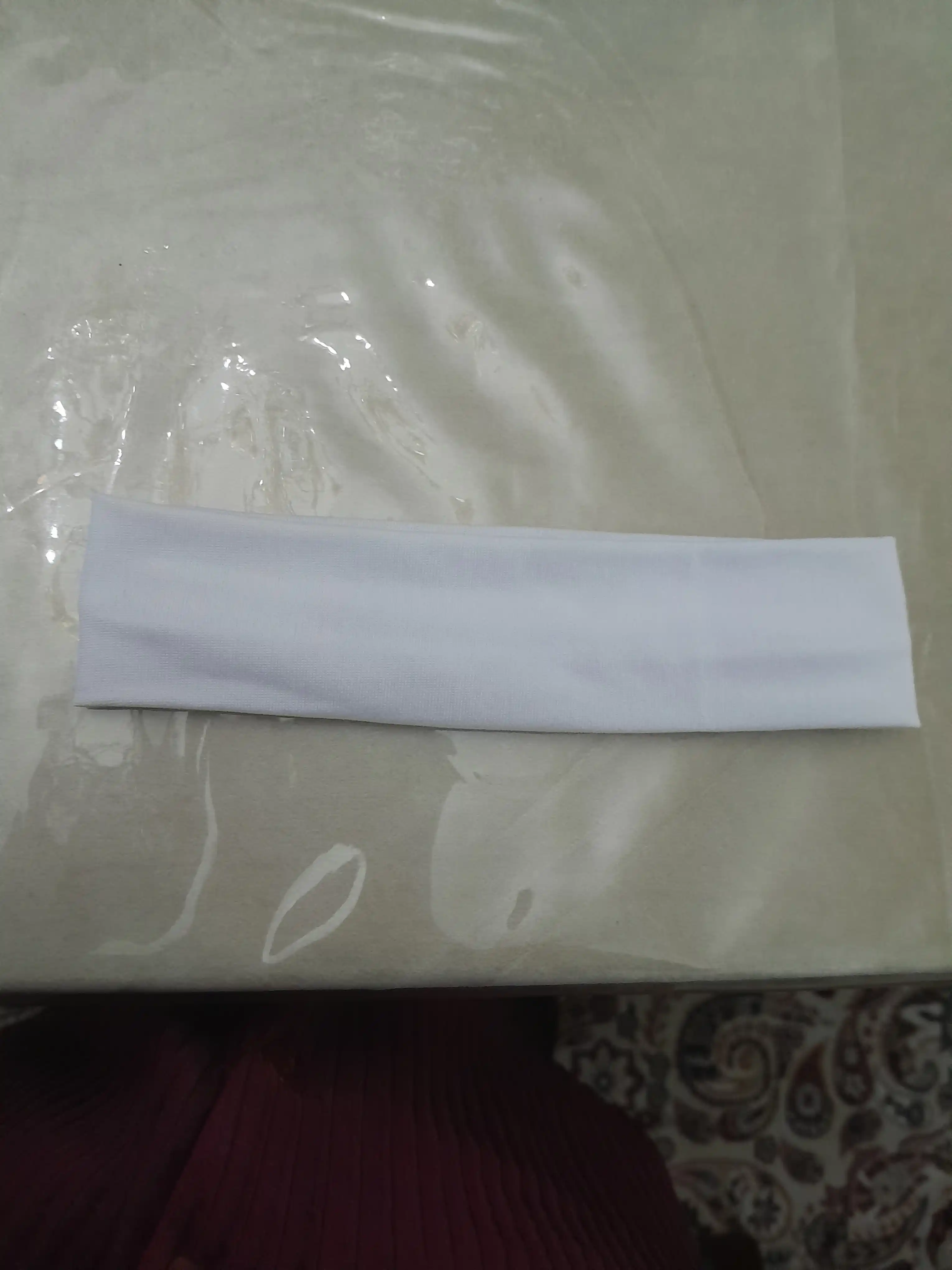 Boshga sochlar uchun sport tasmasi