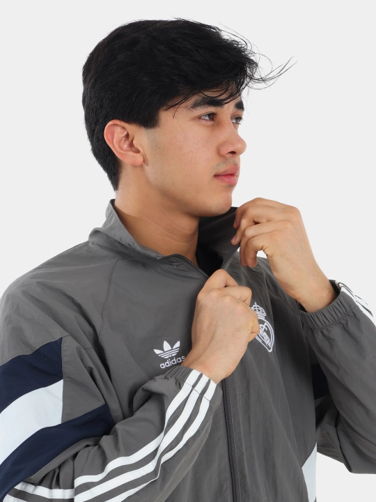 Футбольная ветровка Real Madrid