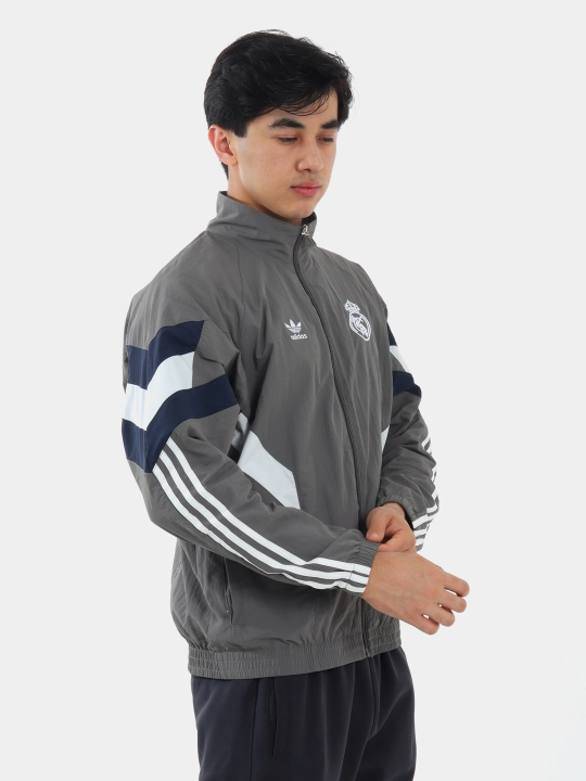 Футбольная ветровка Real Madrid