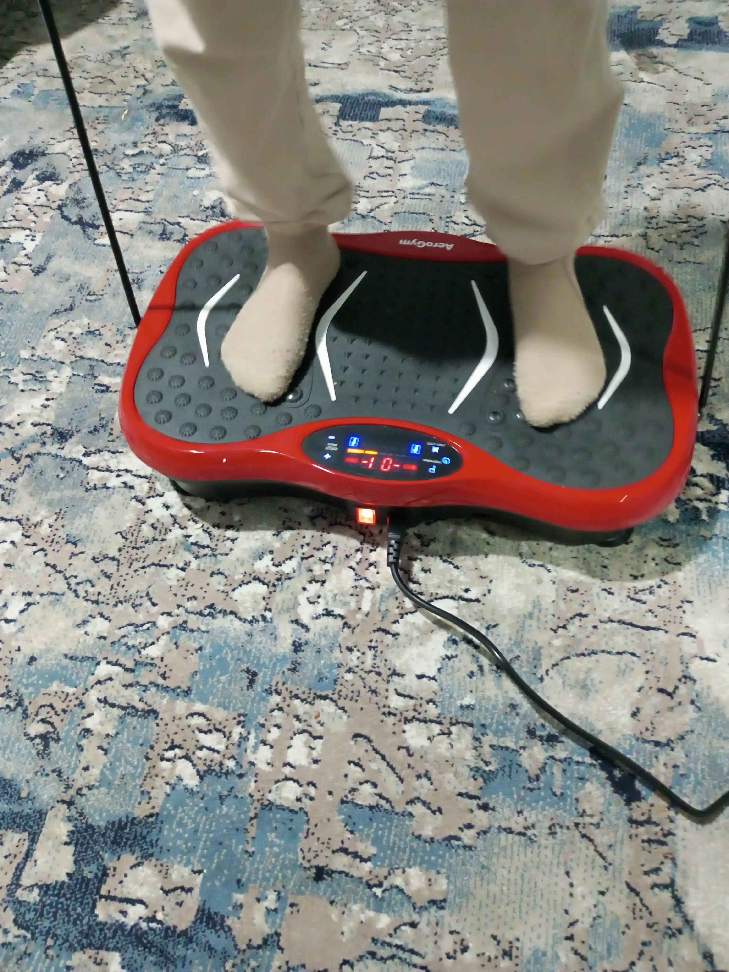Vibroplatforma ozish uchun, fitness - vibrotrenajer, pult bilan