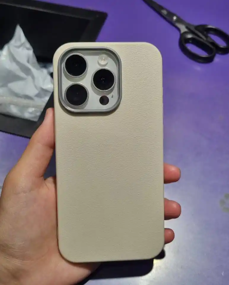 Чехол на iPhone 14, 15, 16, Pro, Max, силикон, кожаный
