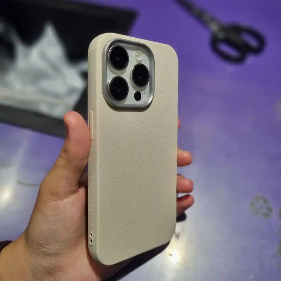Чехол на iPhone 14, 15, 16, Pro, Max, силикон, кожаный