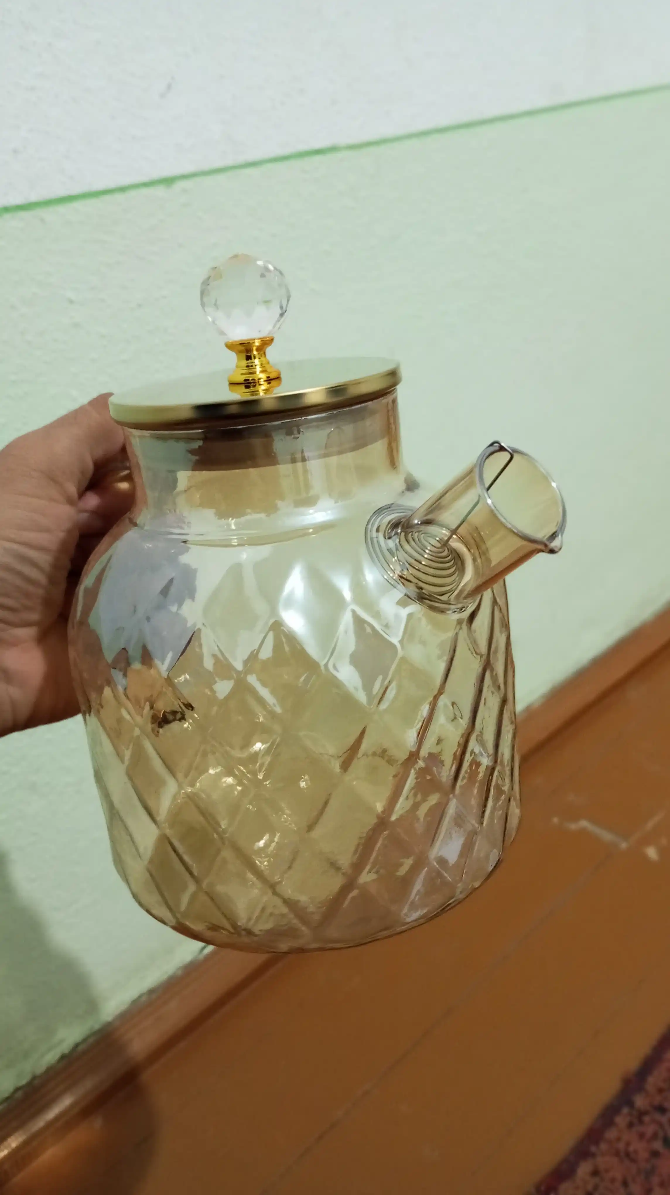 Issiqlikka chidamli shishadan, prujina elakli shisha choynak