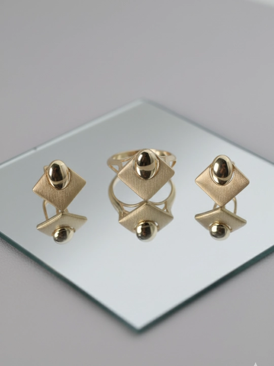 Ayollar uchun oltin uzuk va zirak to'plami, tilla 585 proba, 6.78 gr, D07K model, DIAMOND
