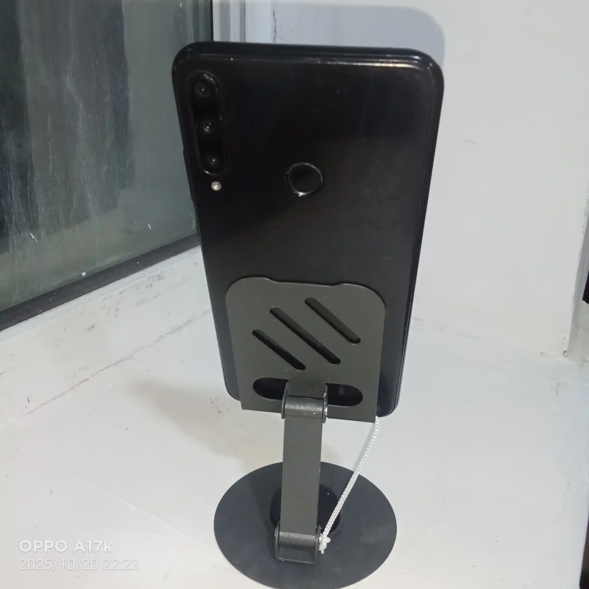 Telefon va planshet uchun universal, metall taglik, yig‘iladigan, aylanadigan