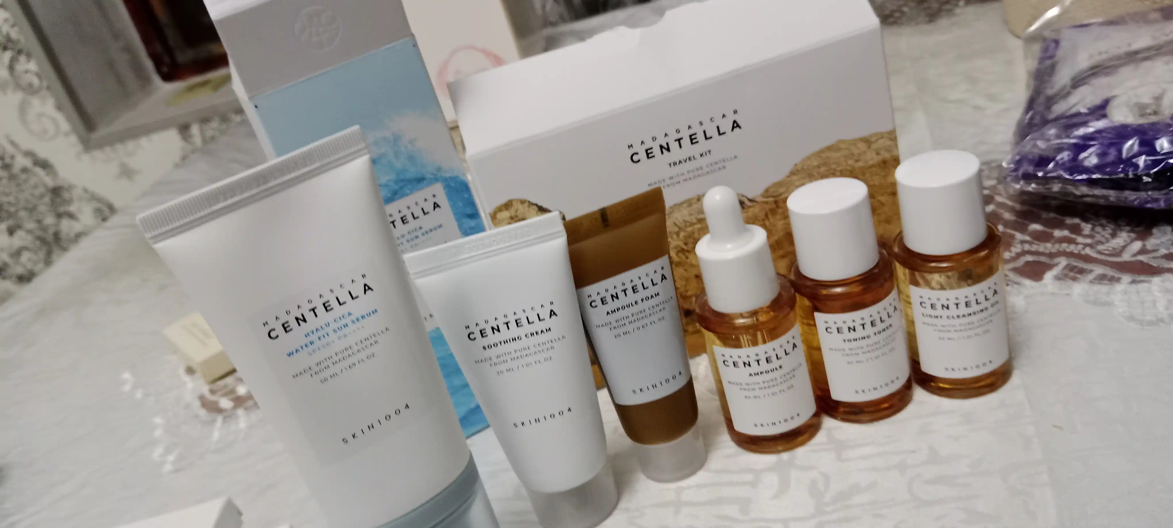 Quyoshdan himoyalovchi SKIN1004 Centella Hyalu-Cica Water-Fit Sun Serum SPF50+ PA++++