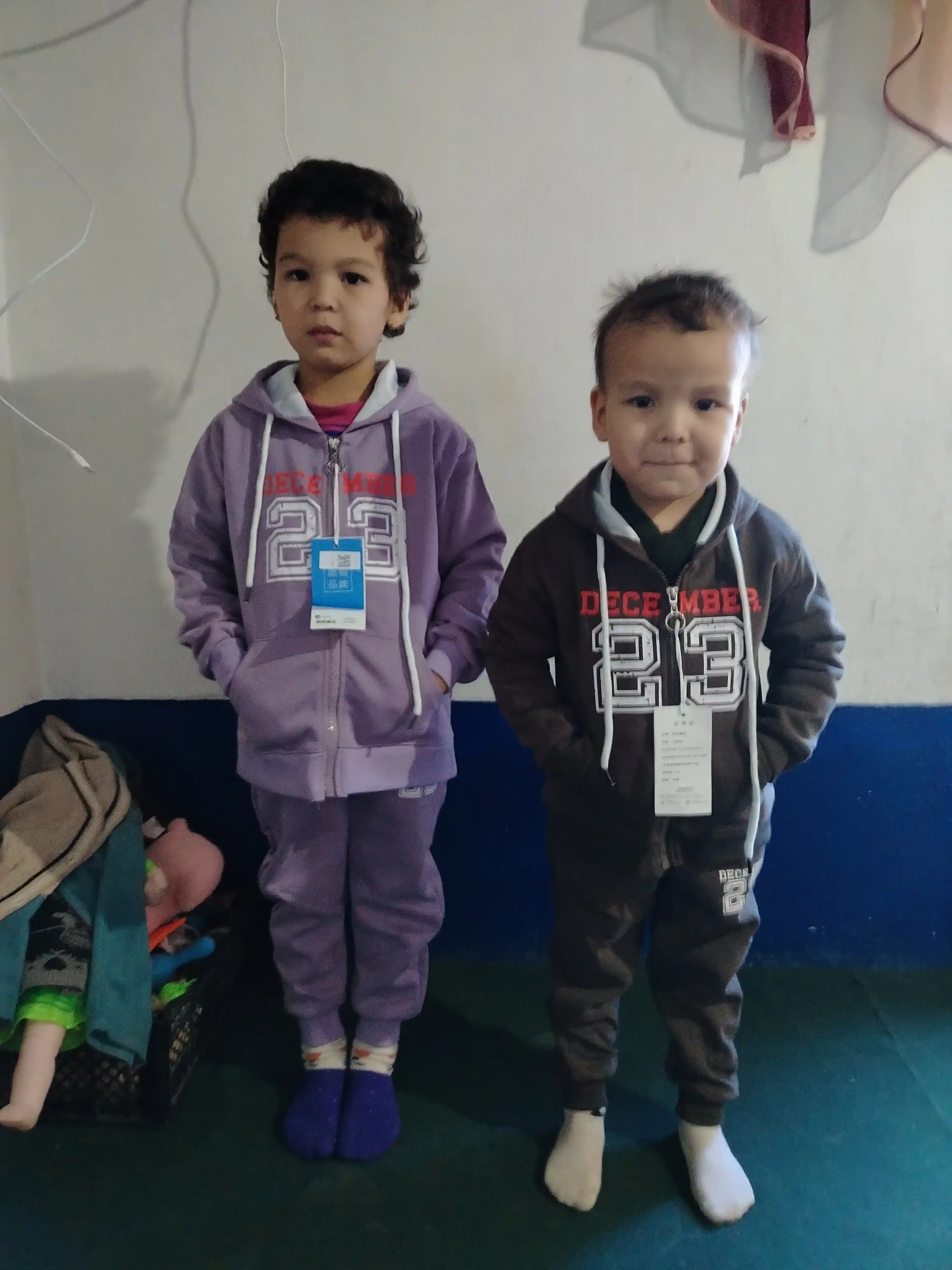 O‘g‘il va qiz bolalar uchun sport kostyumi, ikki iplik qalinlikda,1-5 yosh bolalar kiyimi