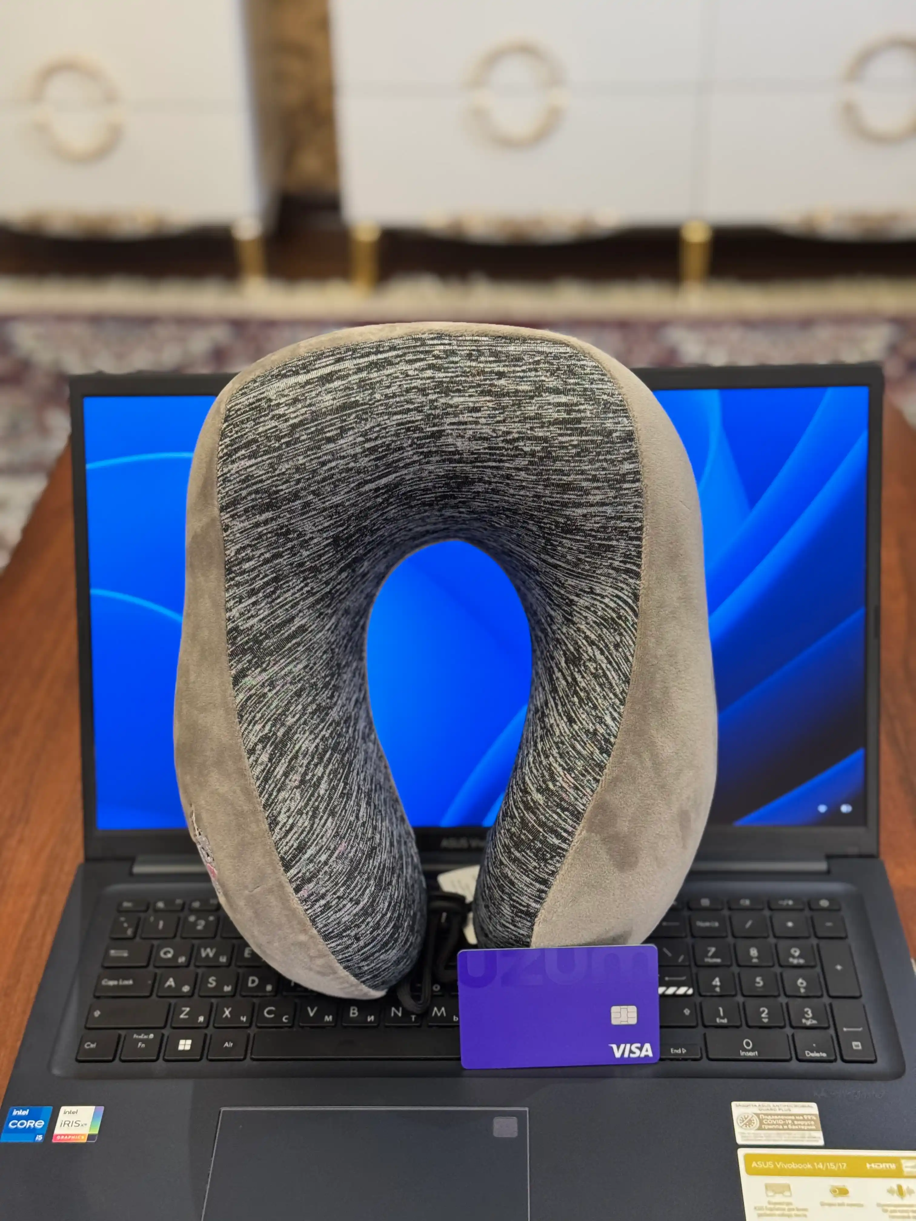 Sayohat va dam olish uchun bo‘yin yostig‘i, samolyot, poyezd va mashina uchun.Memory foam