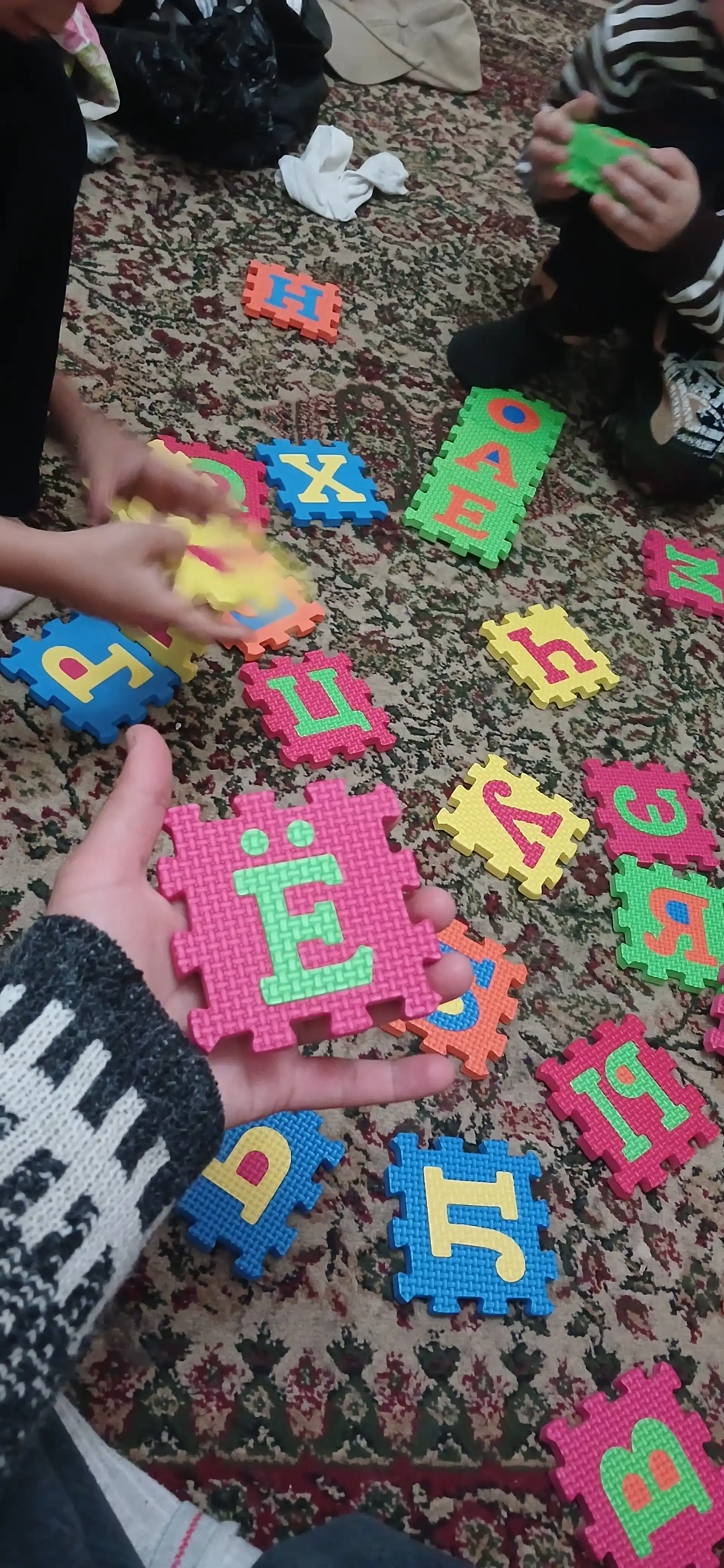 Детский игровой коврик-пазл алфавит