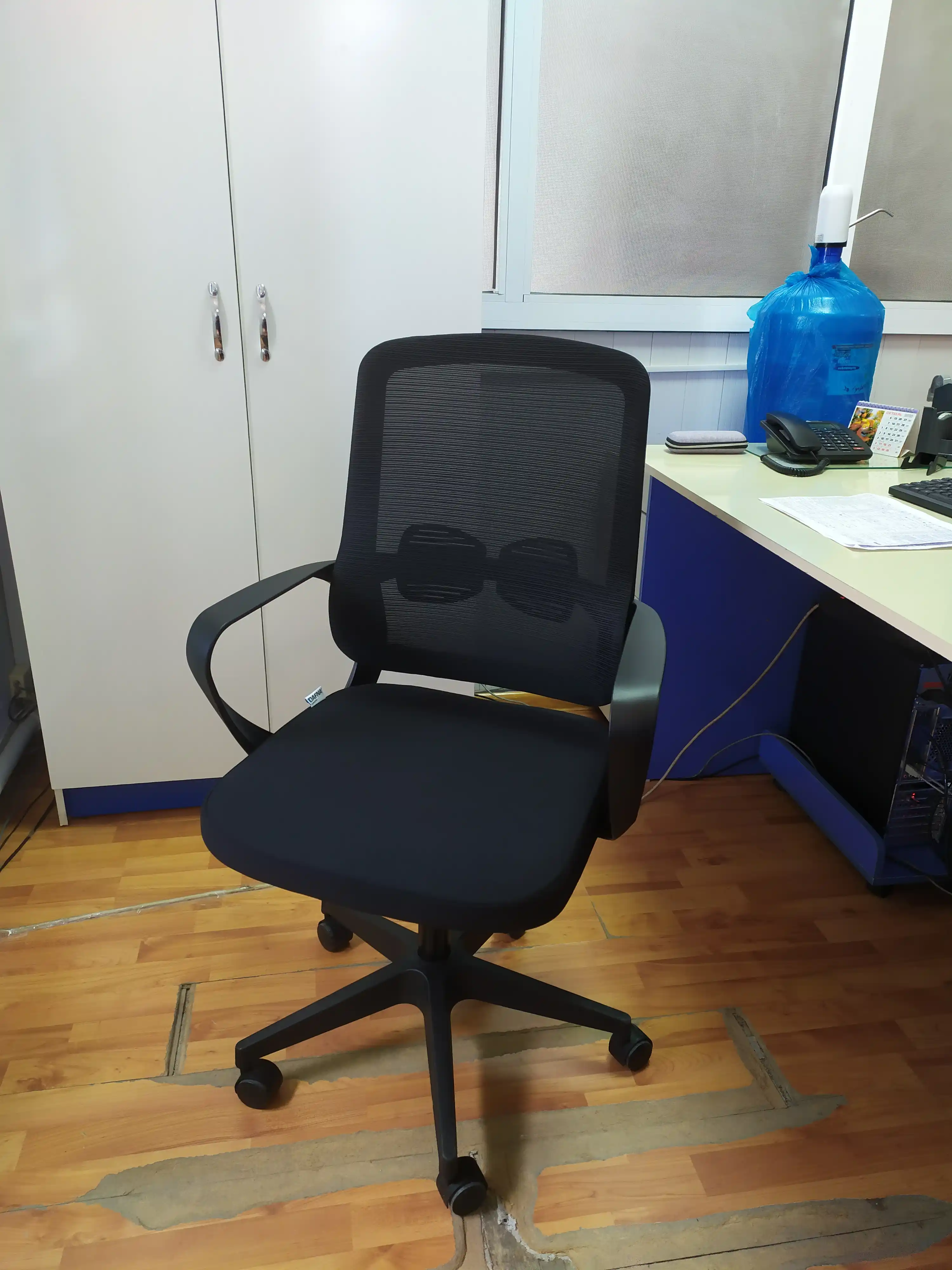 ARISOH ergonomik ofis kreslosi, to‘rsimon, balandligi sozlanadigan, 120 kg gacha