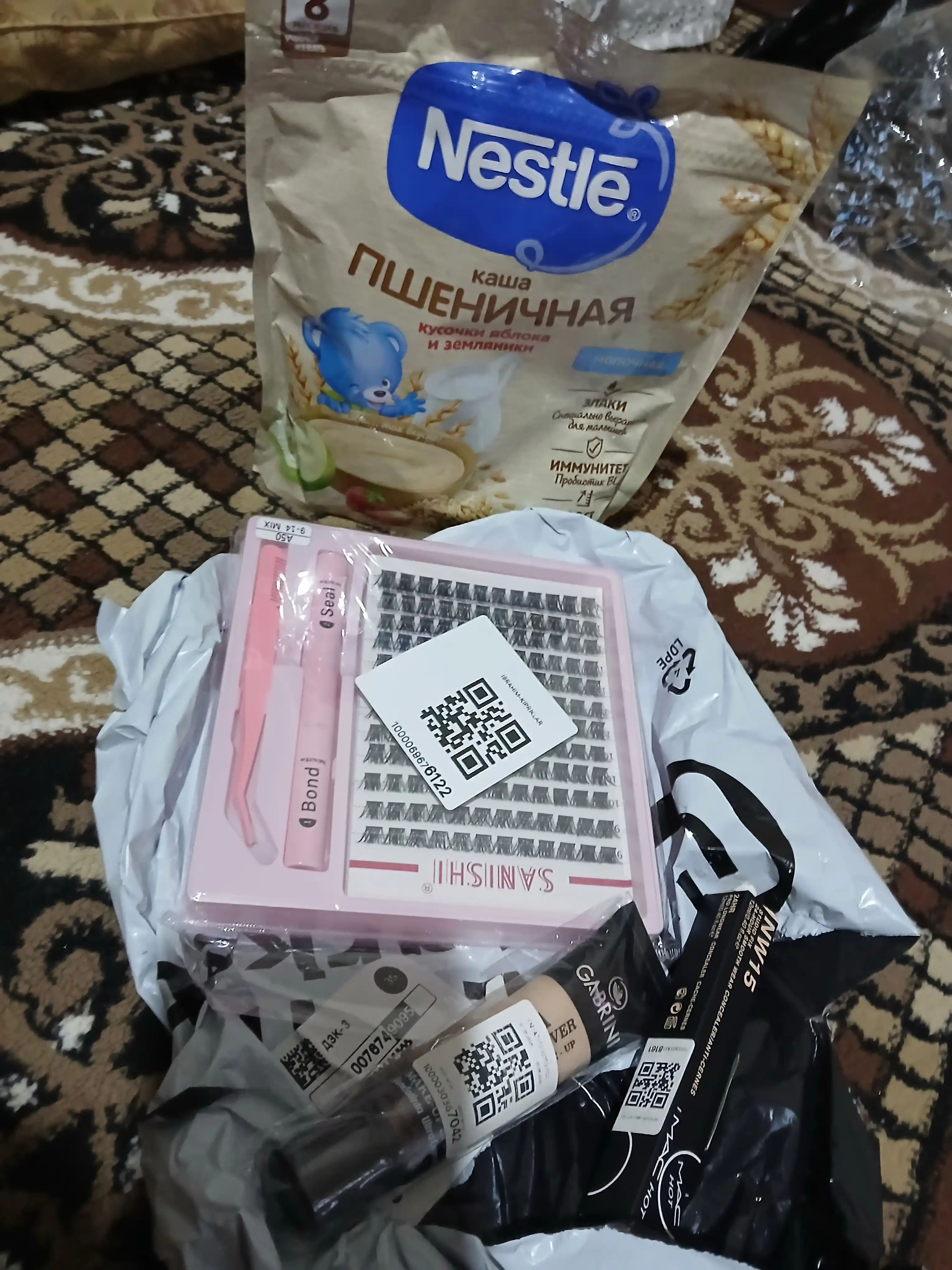 NESTLÉ®  "qulupnay va olma bo'laklari sutli bug'doyli" bo'tqasi 8 oydan boshlab, 200 gr